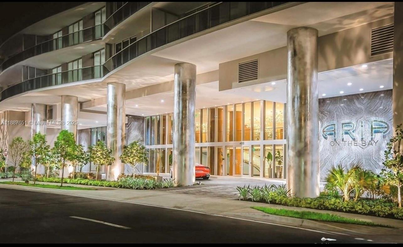 488 NE 18th St Unit: 2612/2615