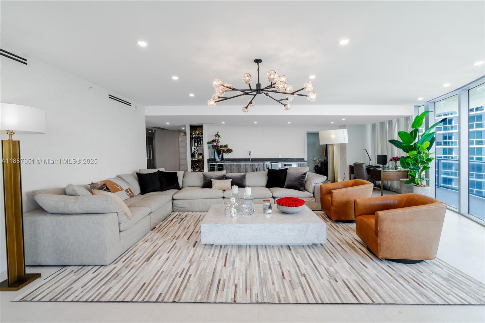 488 NE 18th St Unit: 2612/2615