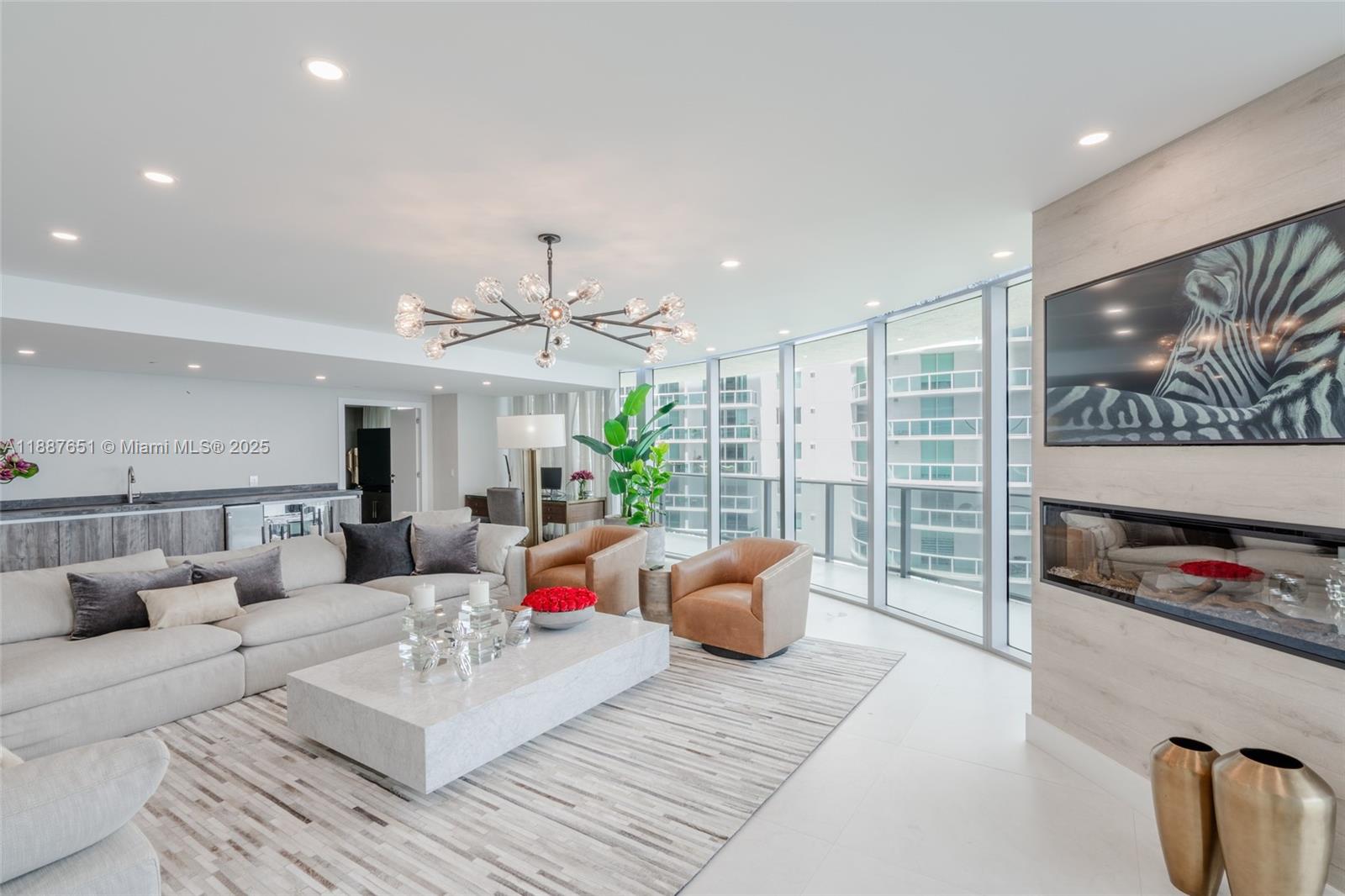 488 NE 18th St Unit: 2612/2615