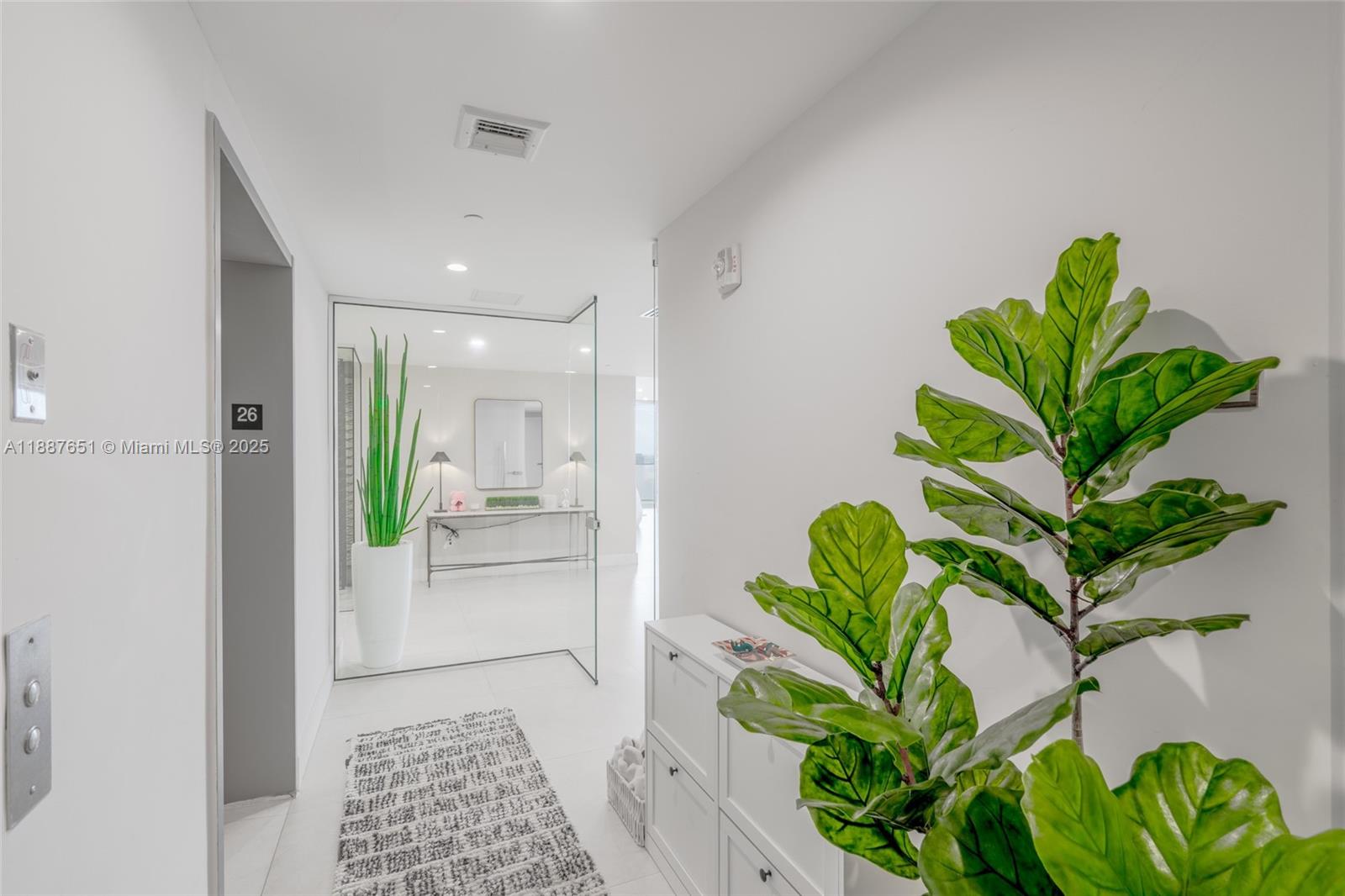 488 NE 18th St Unit: 2612/2615