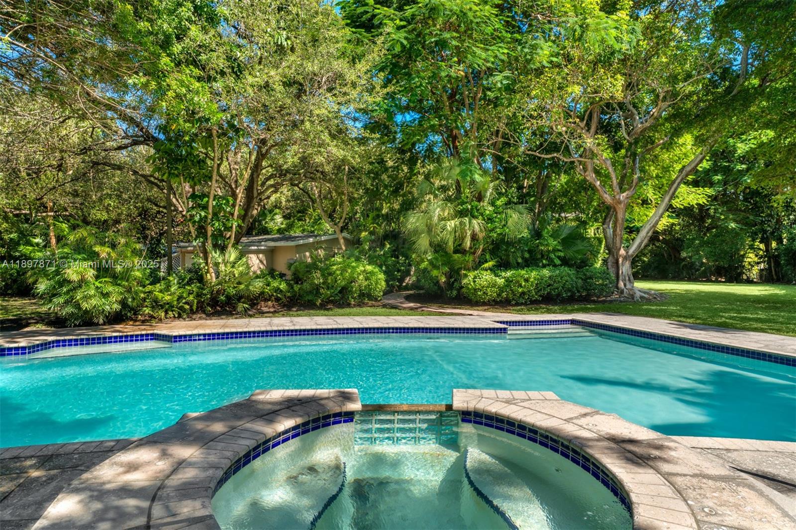 5950 SW 128th St, Pinecrest