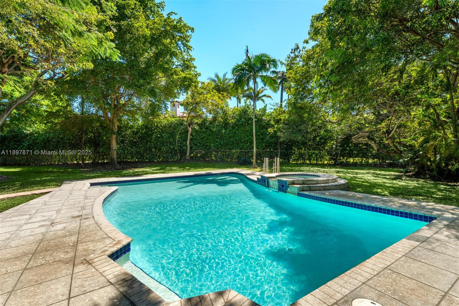 5950 SW 128th St, Pinecrest