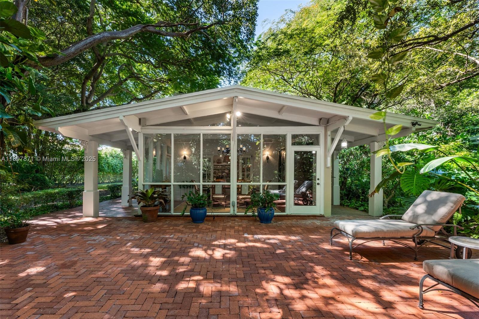 5950 SW 128th St, Pinecrest