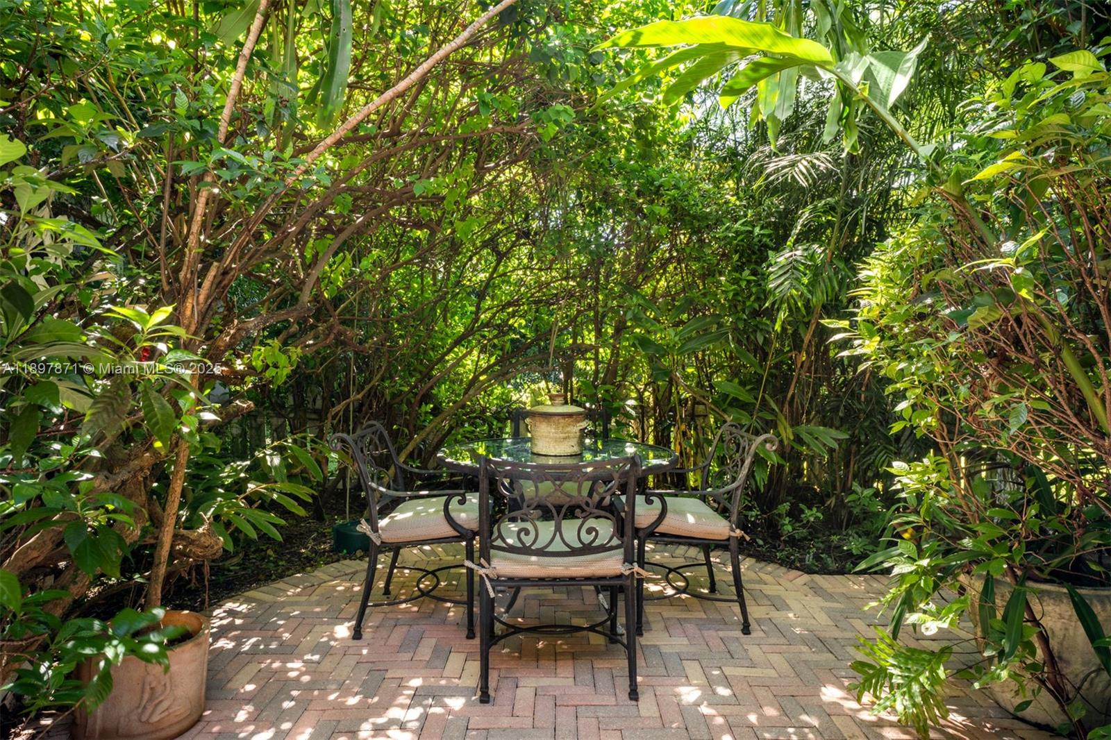 5950 SW 128th St, Pinecrest