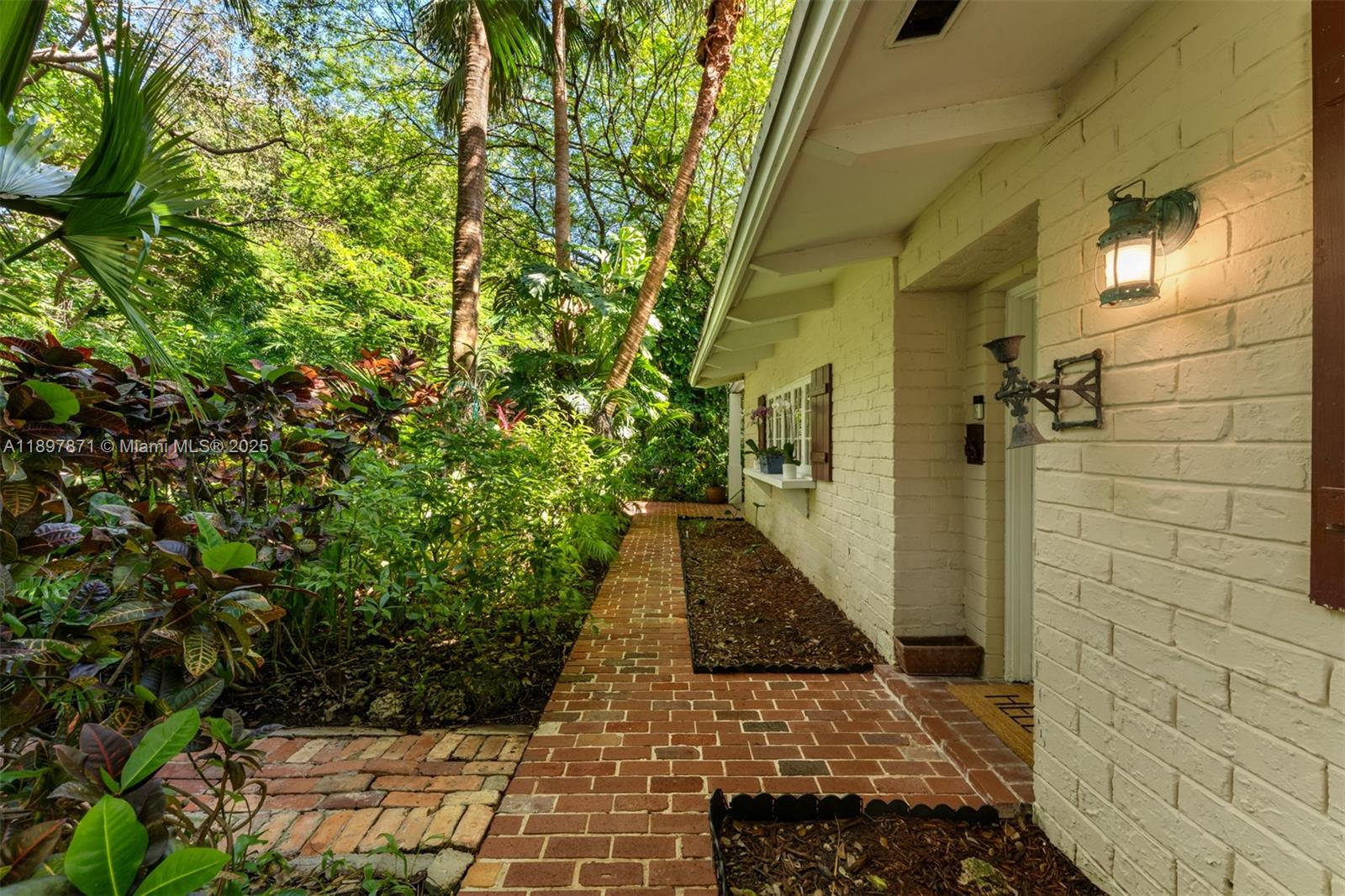 5950 SW 128th St, Pinecrest