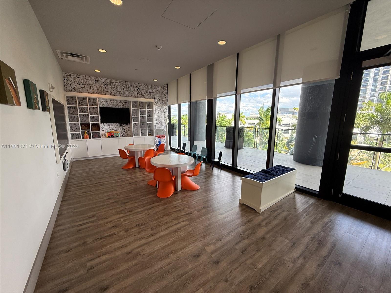 5300 Paseo Blvd # 1205, Doral Unit: 1205