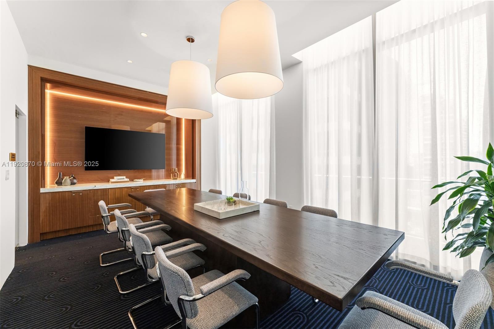 2678 Tigertail Ave # 1504