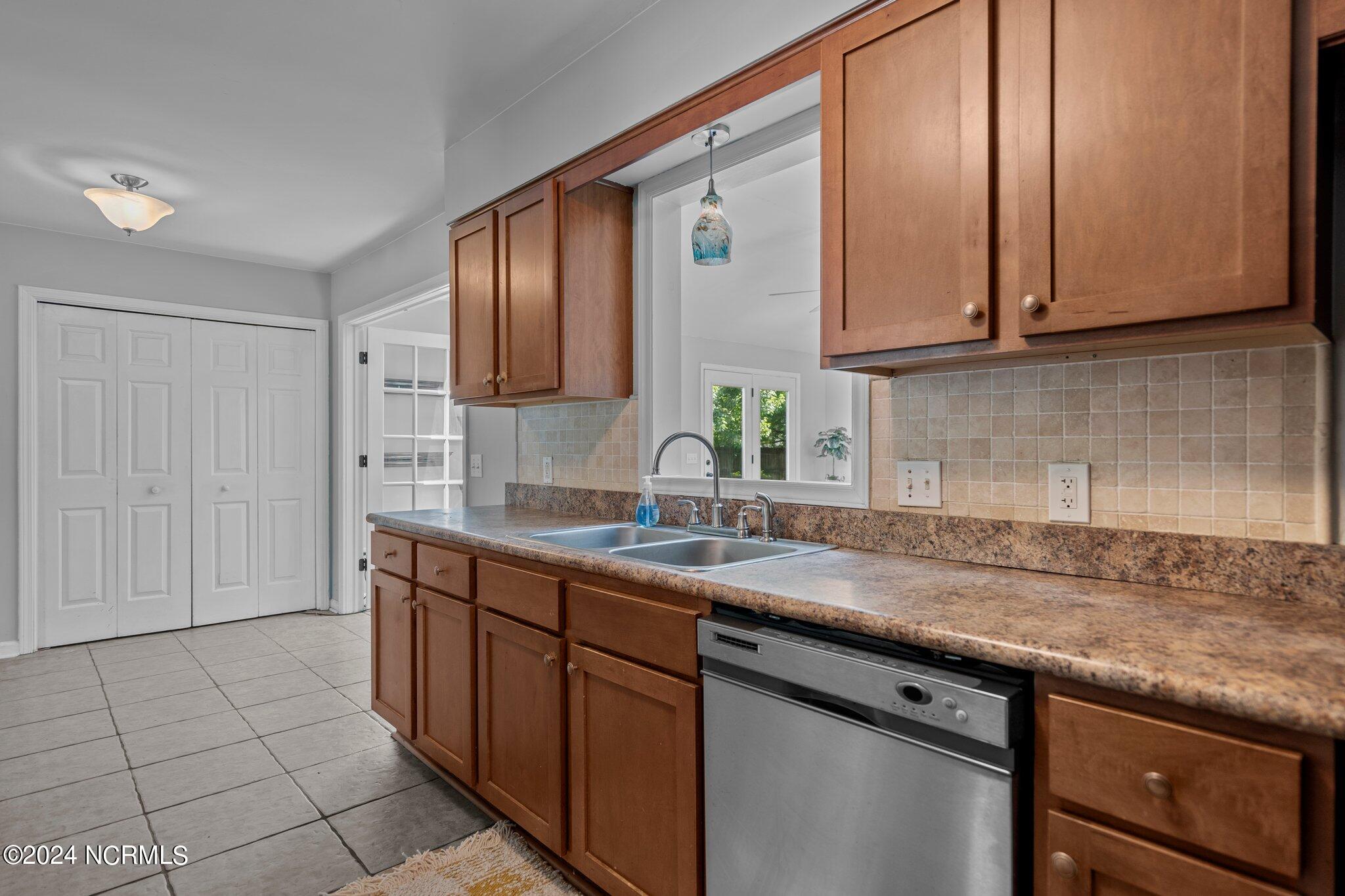 2902 Colonel Lamb Drive