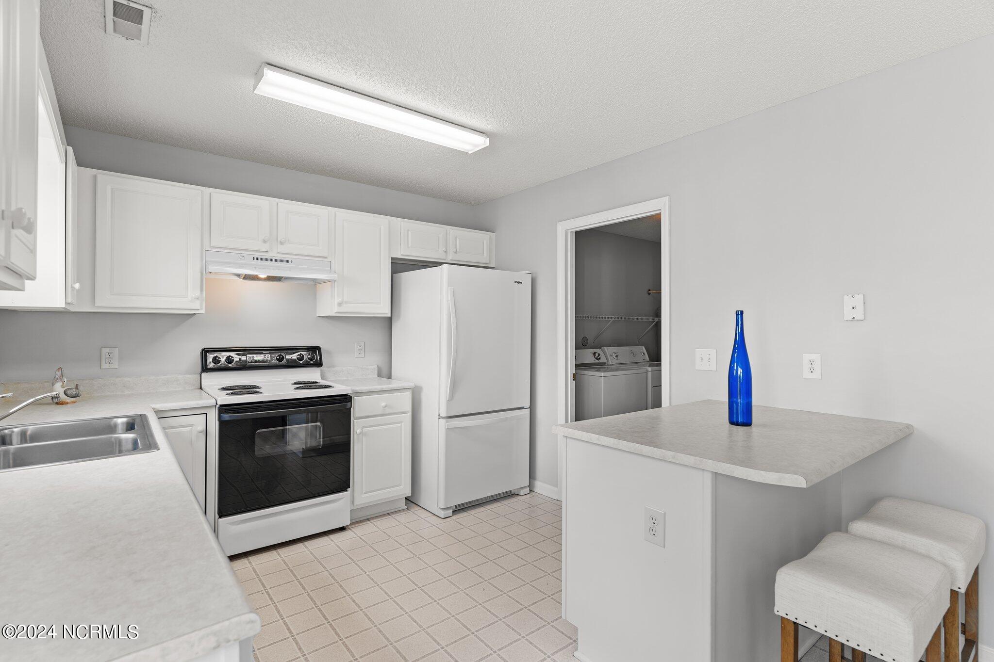 3003 White Road