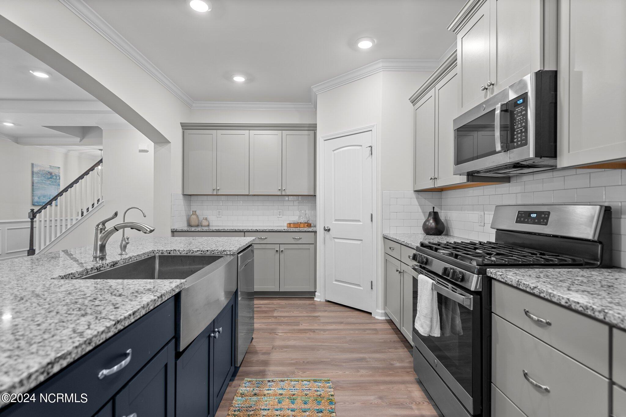 6016 Meadowgrove Loop