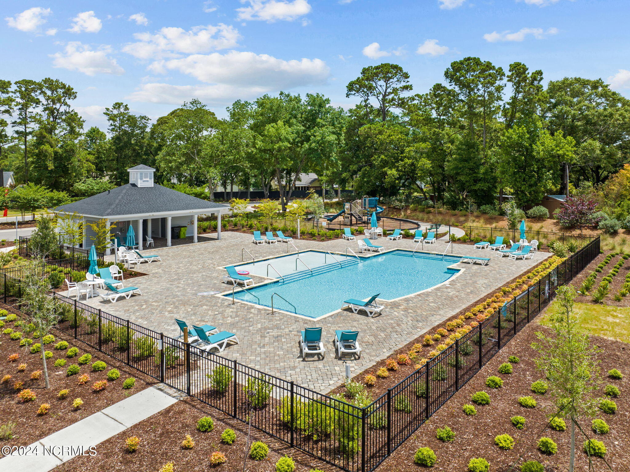 6016 Meadowgrove Loop