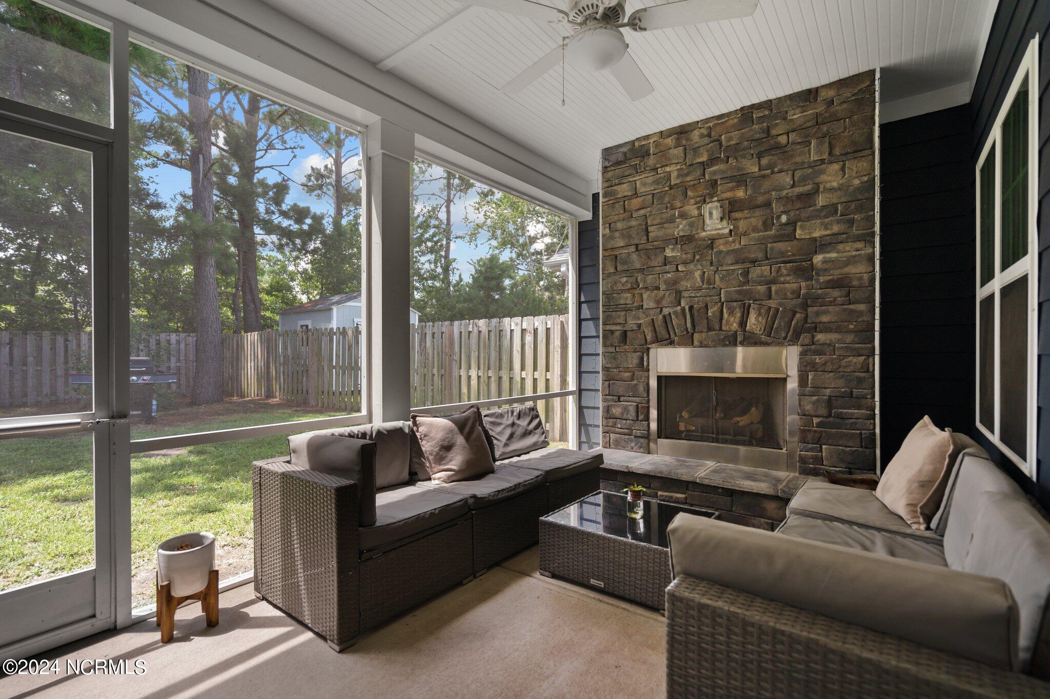 6016 Meadowgrove Loop