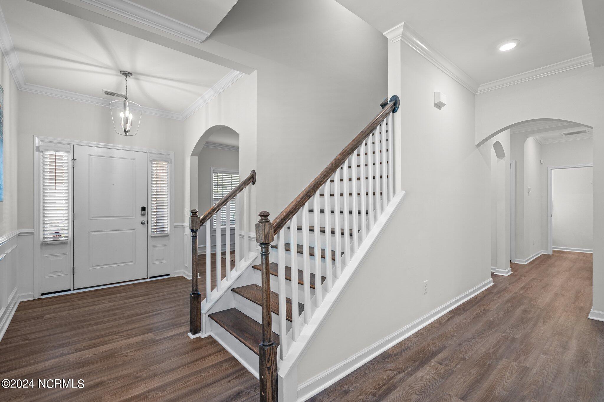 6016 Meadowgrove Loop