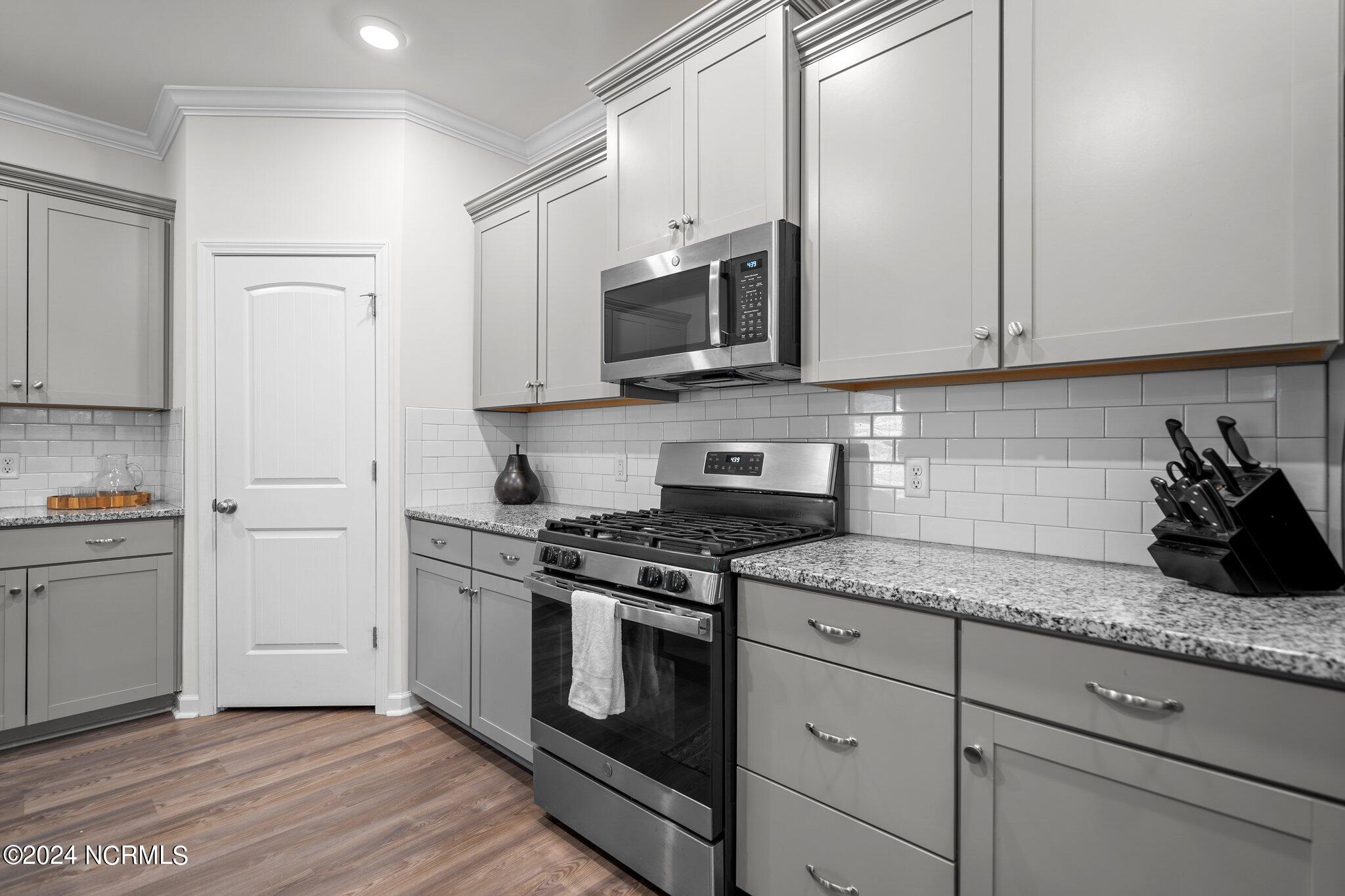 6016 Meadowgrove Loop