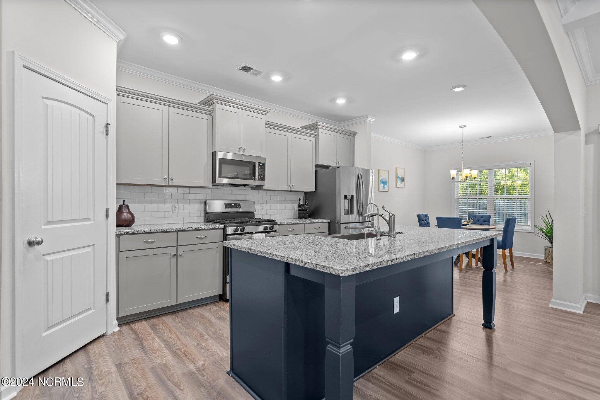 6016 Meadowgrove Loop