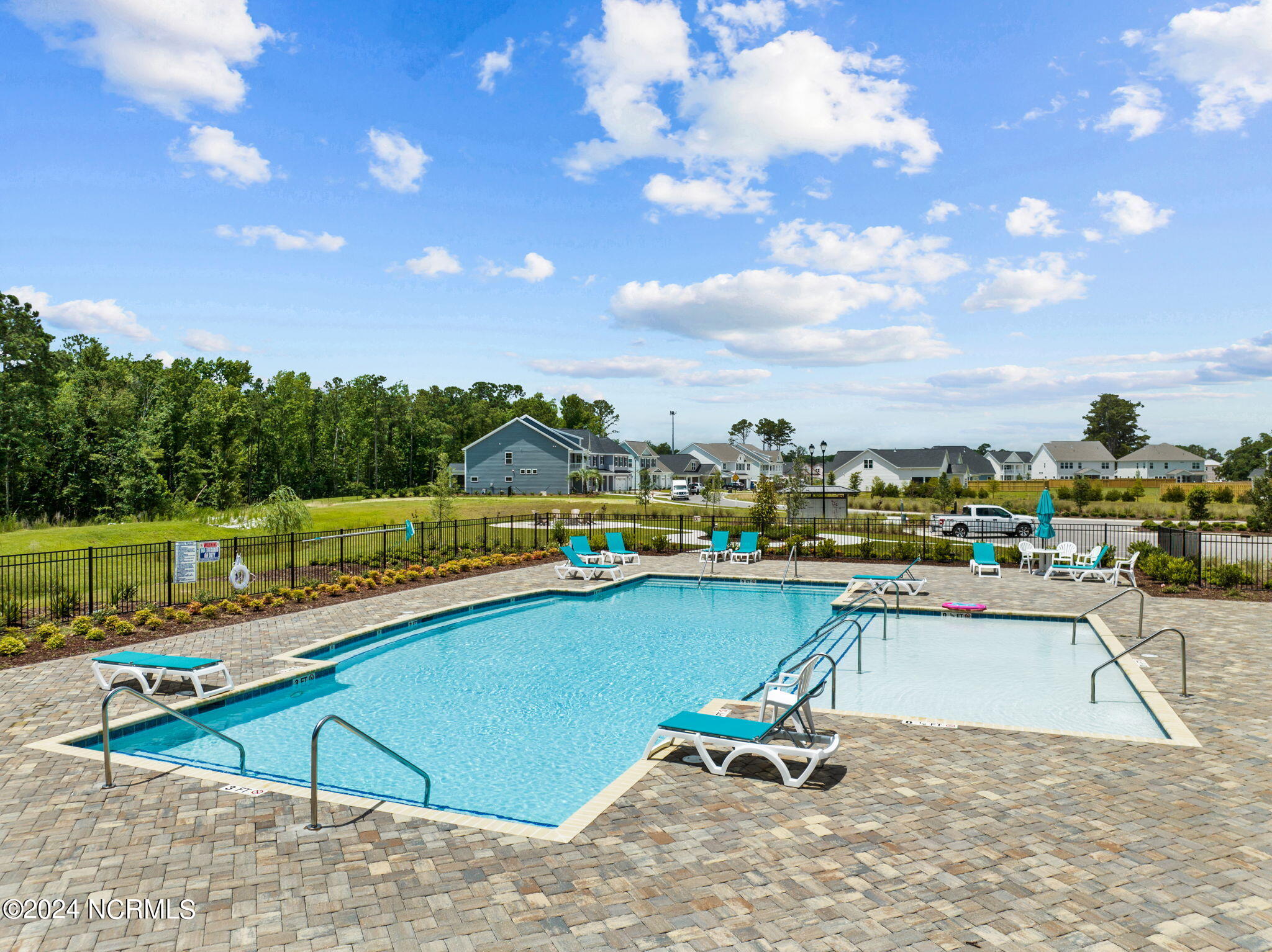 6016 Meadowgrove Loop