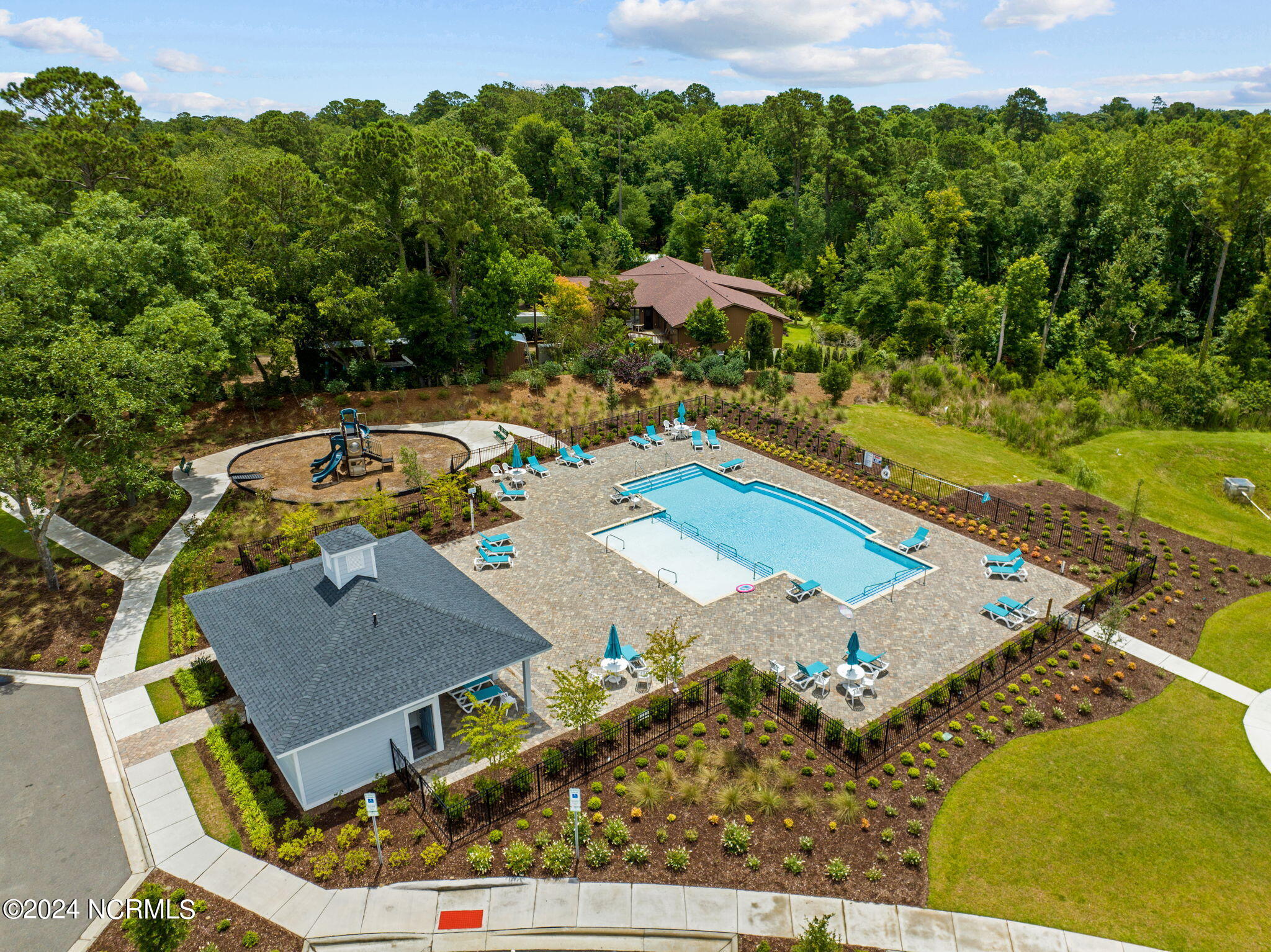 6016 Meadowgrove Loop