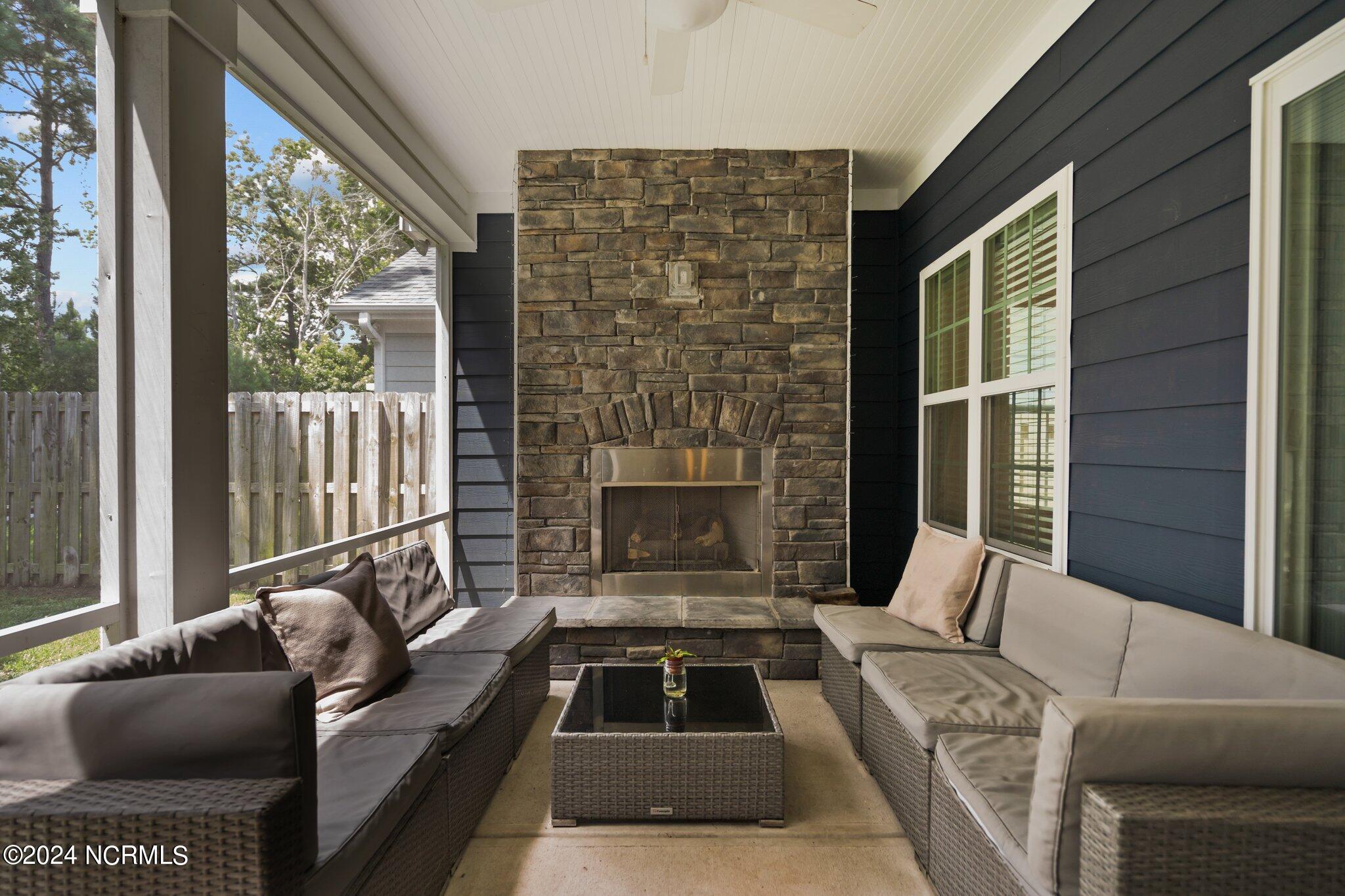 6016 Meadowgrove Loop