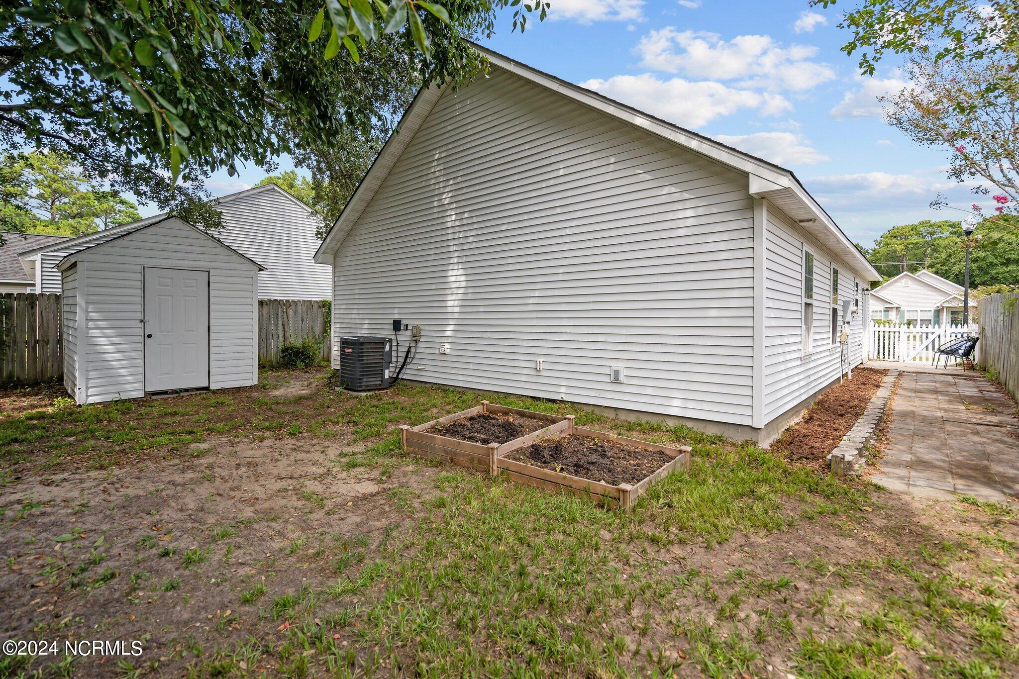 6906 Southern Exposure