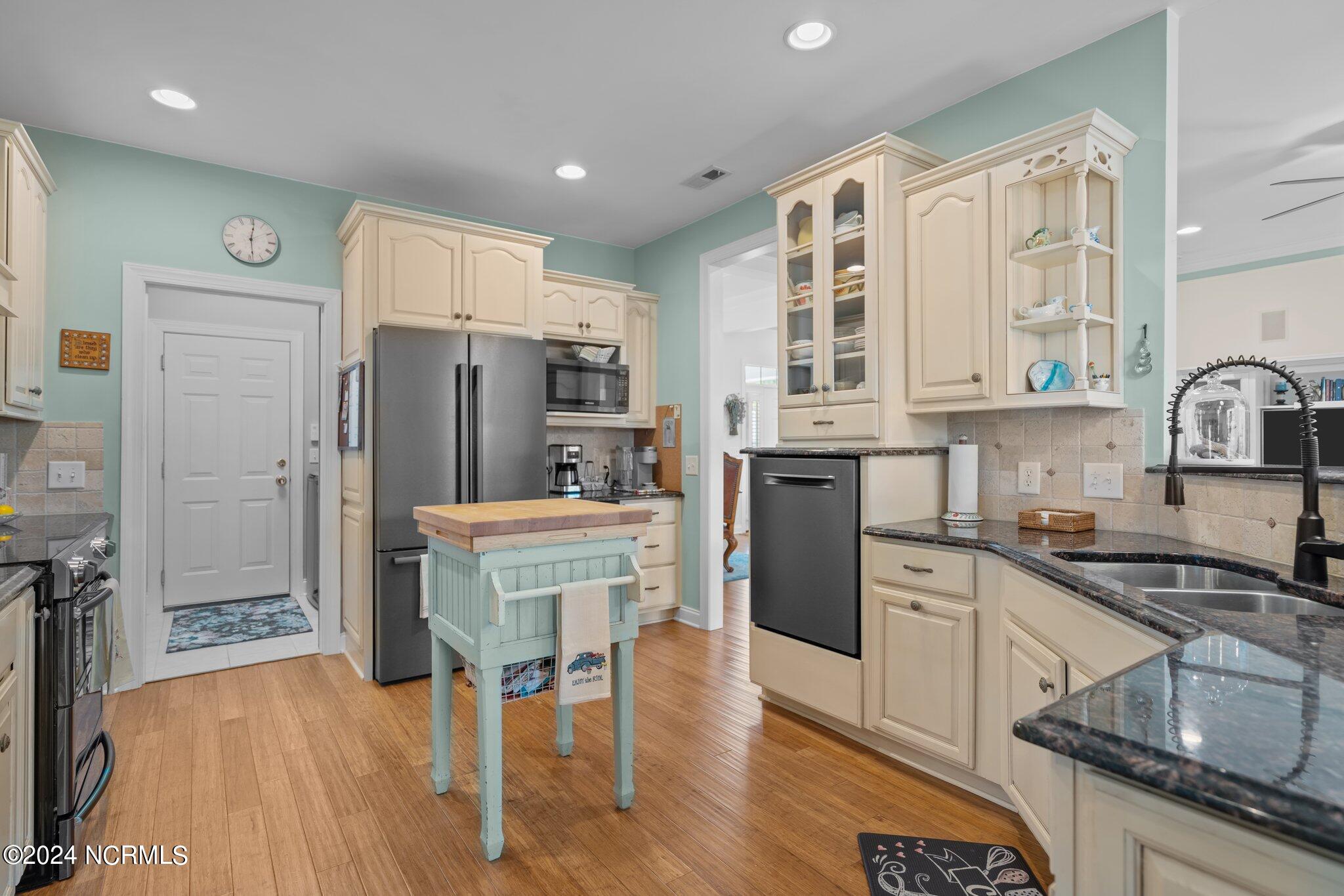 2136 Talmage Drive