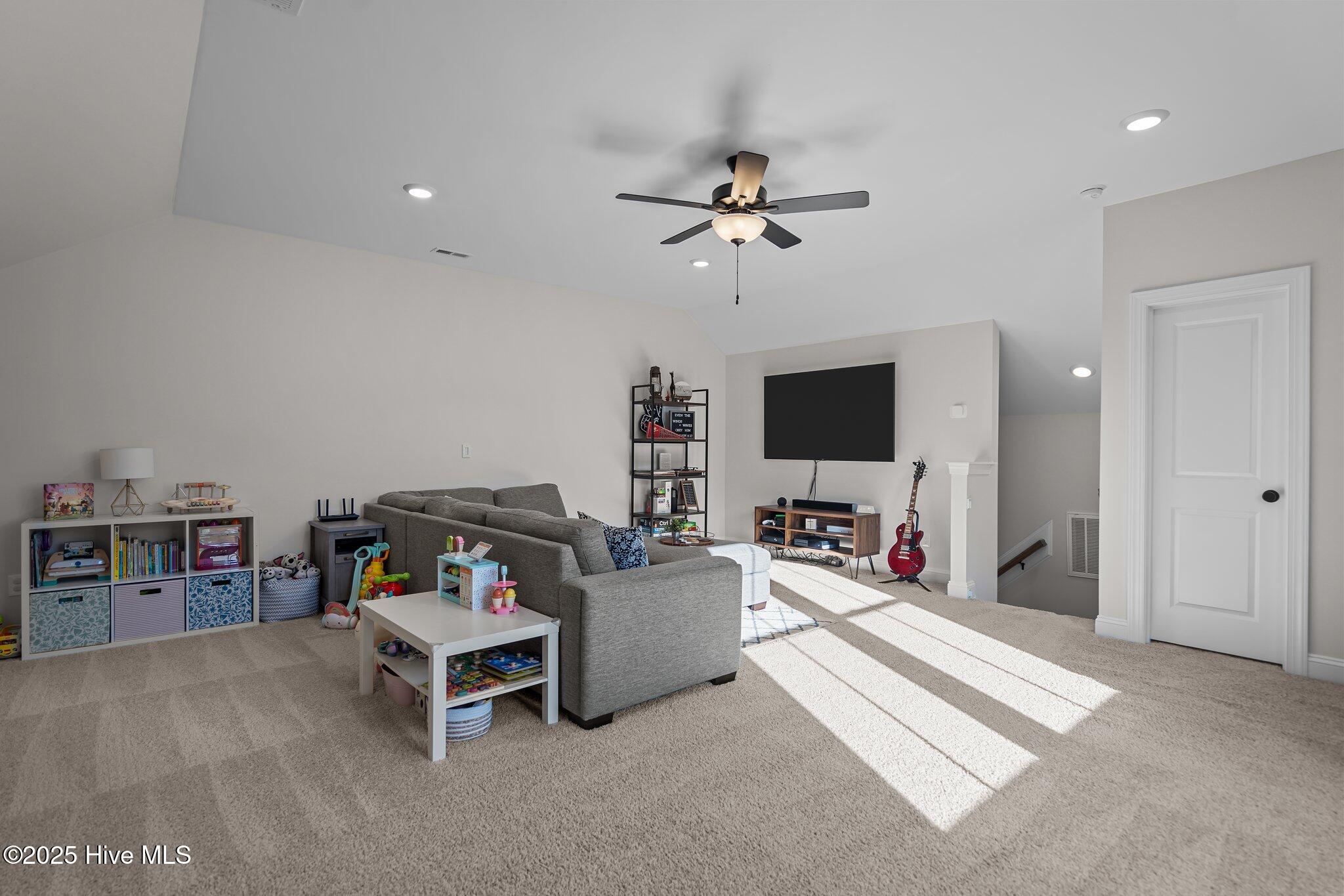 5273 Trumpet Vine Way