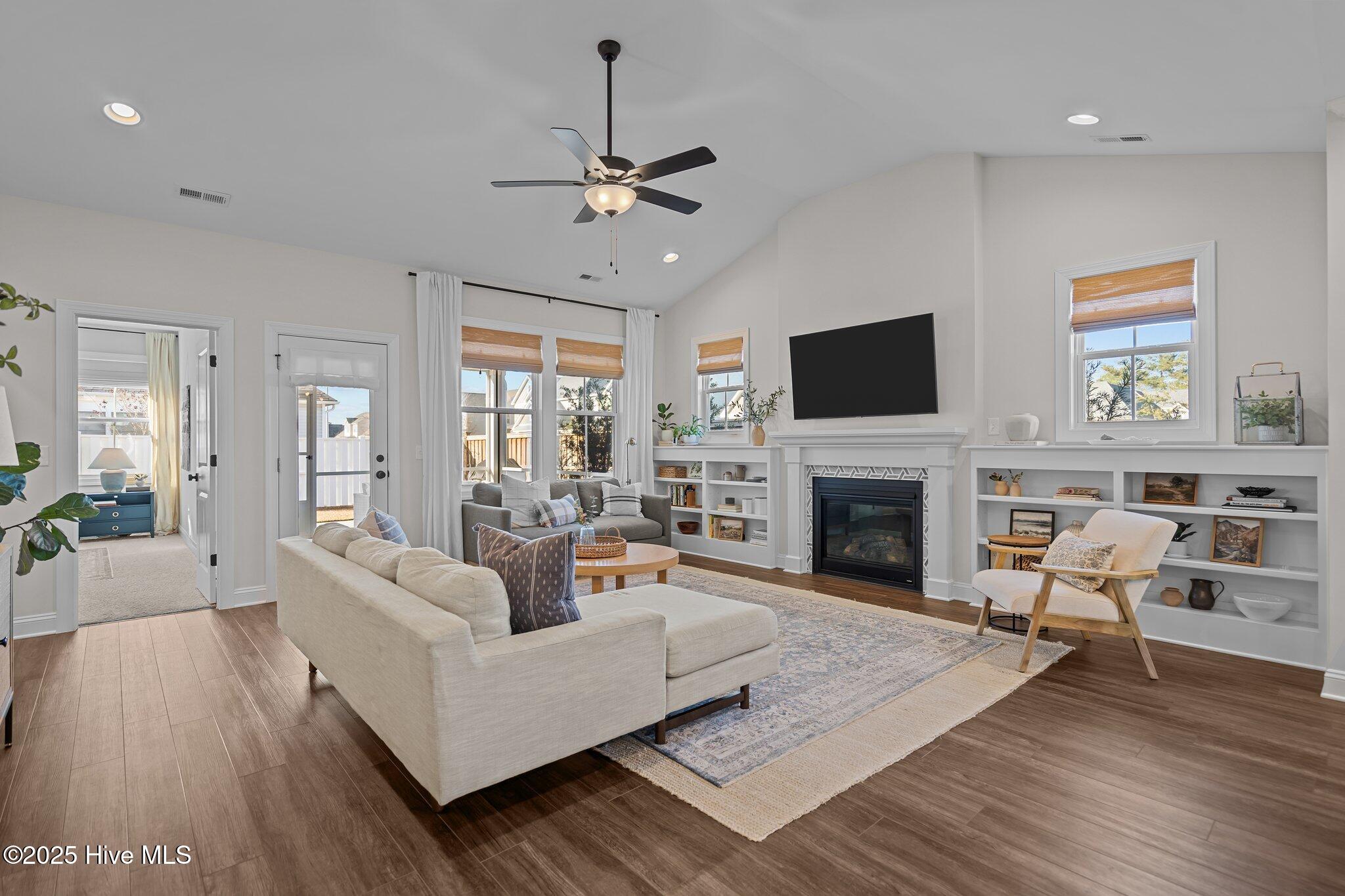 5273 Trumpet Vine Way