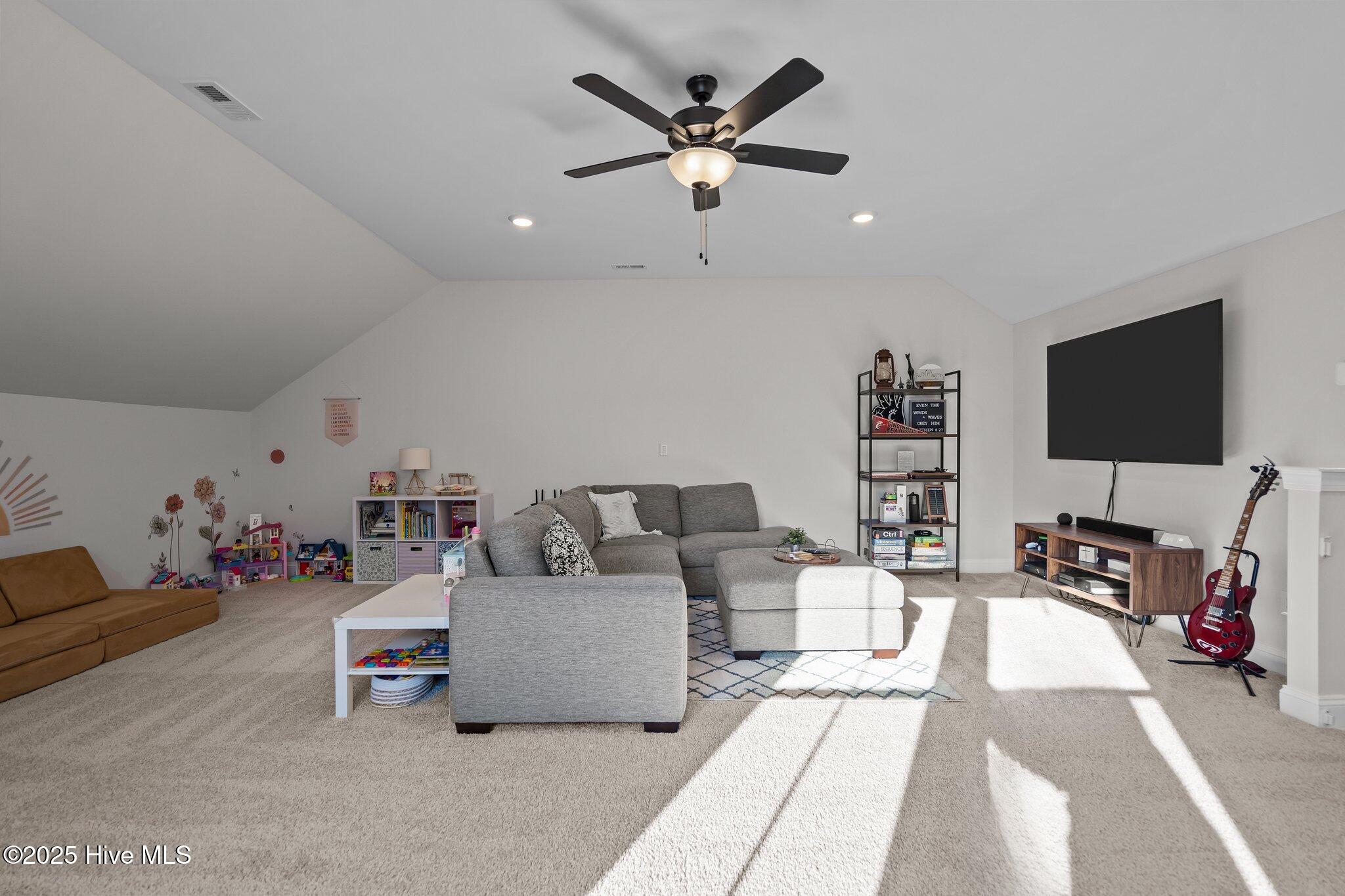 5273 Trumpet Vine Way