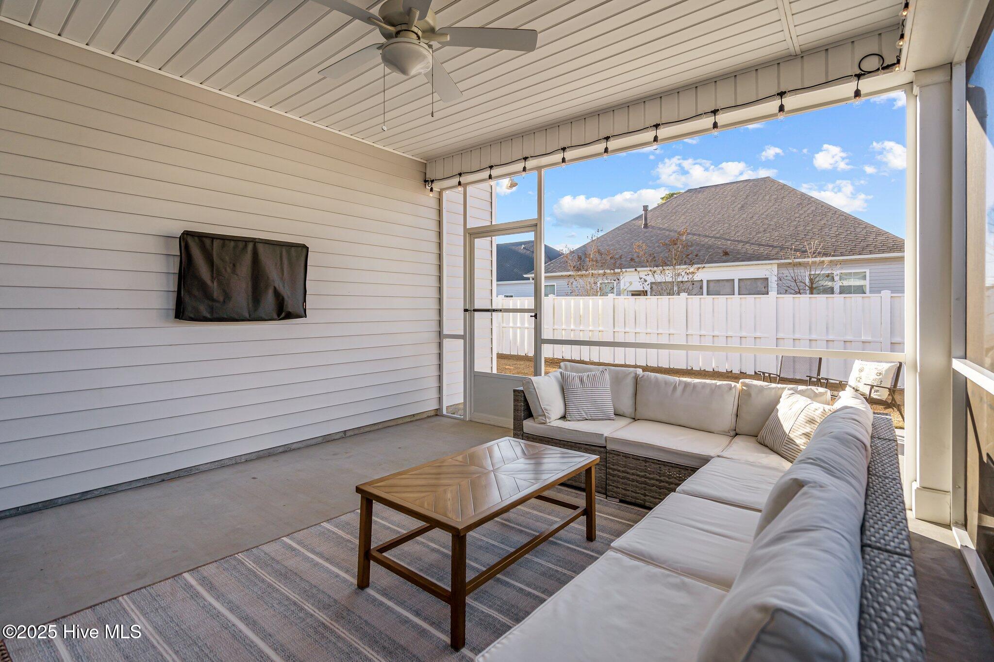 5273 Trumpet Vine Way