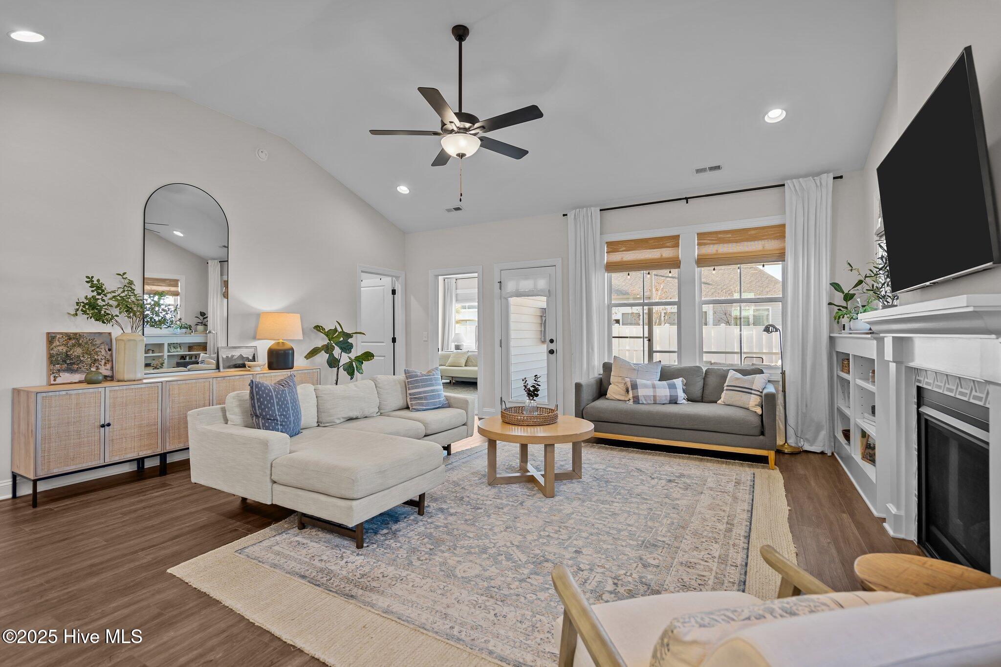 5273 Trumpet Vine Way