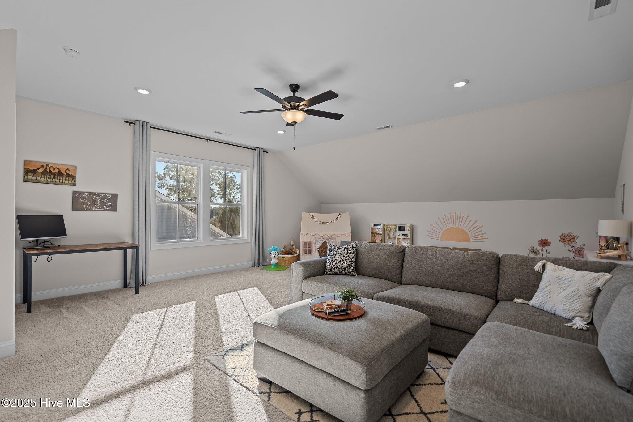 5273 Trumpet Vine Way