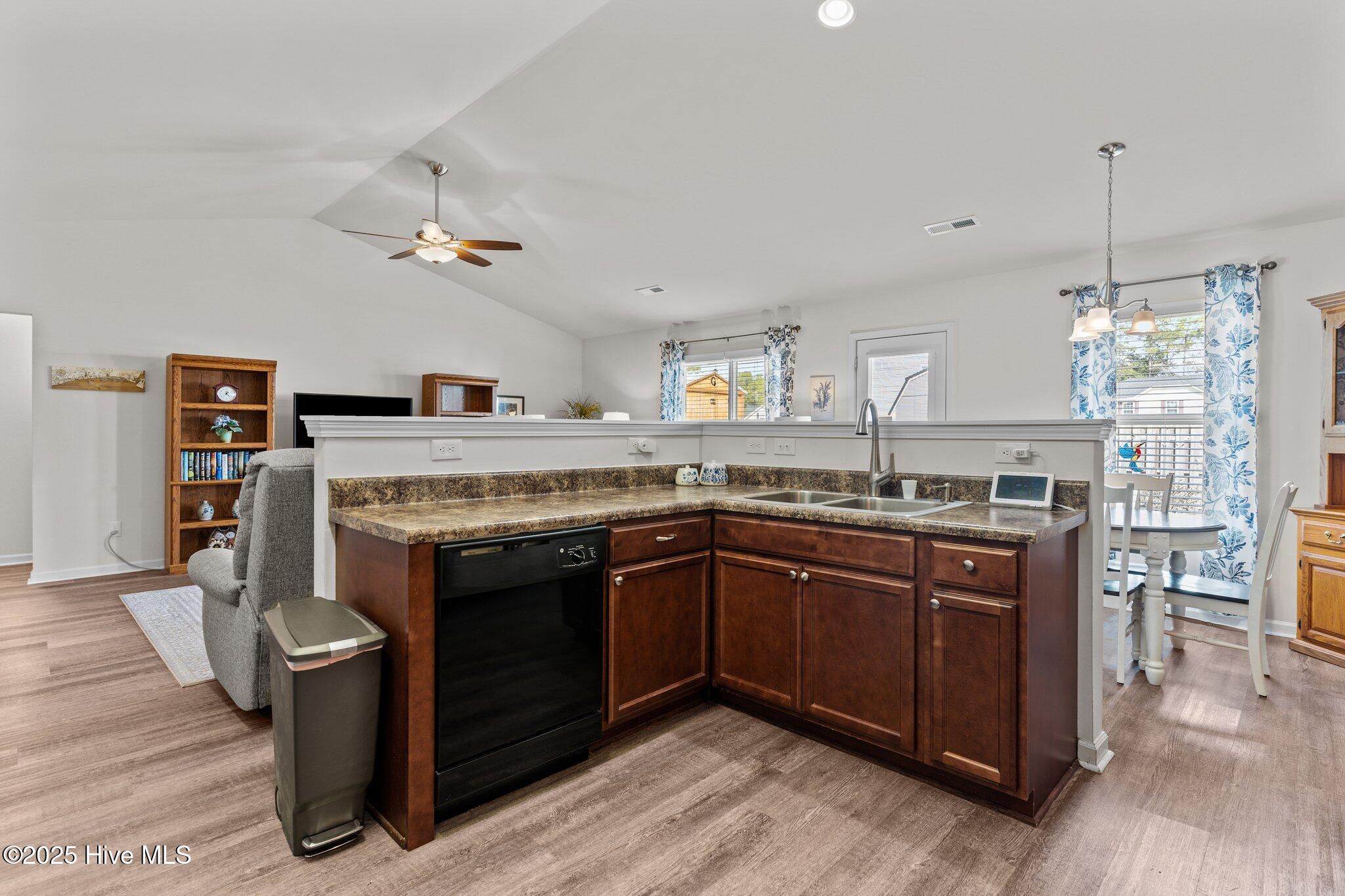 453 Old Charleston Drive SE
