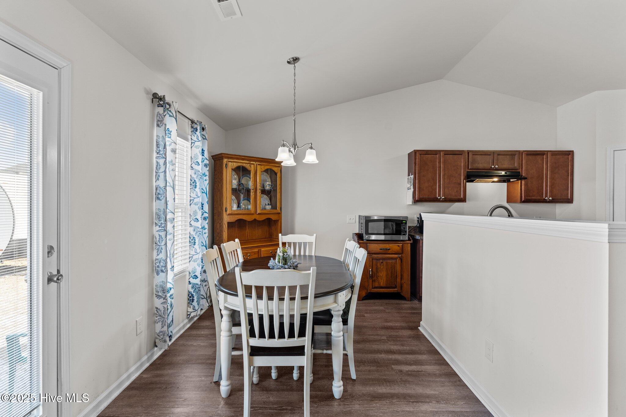 453 Old Charleston Drive SE