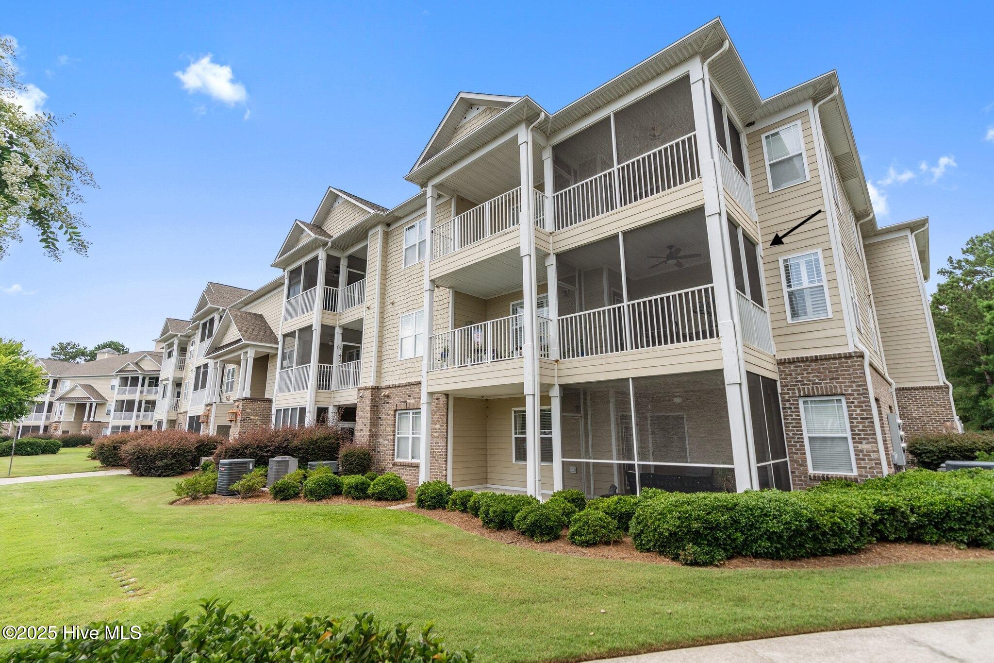 250 Woodlands Way Unit 14