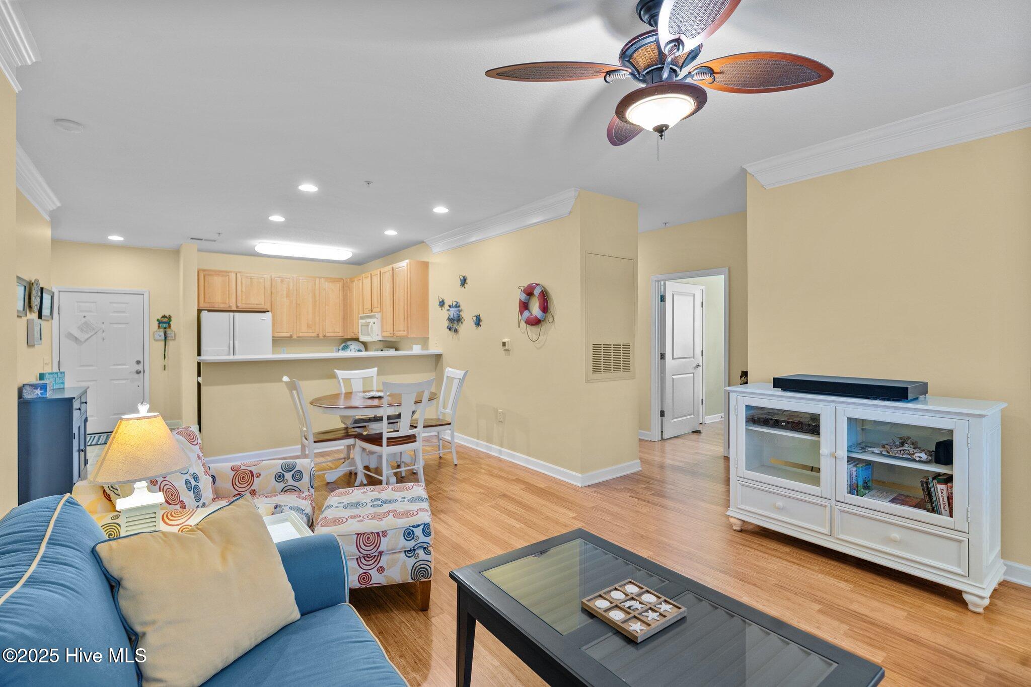 250 Woodlands Way Unit 14