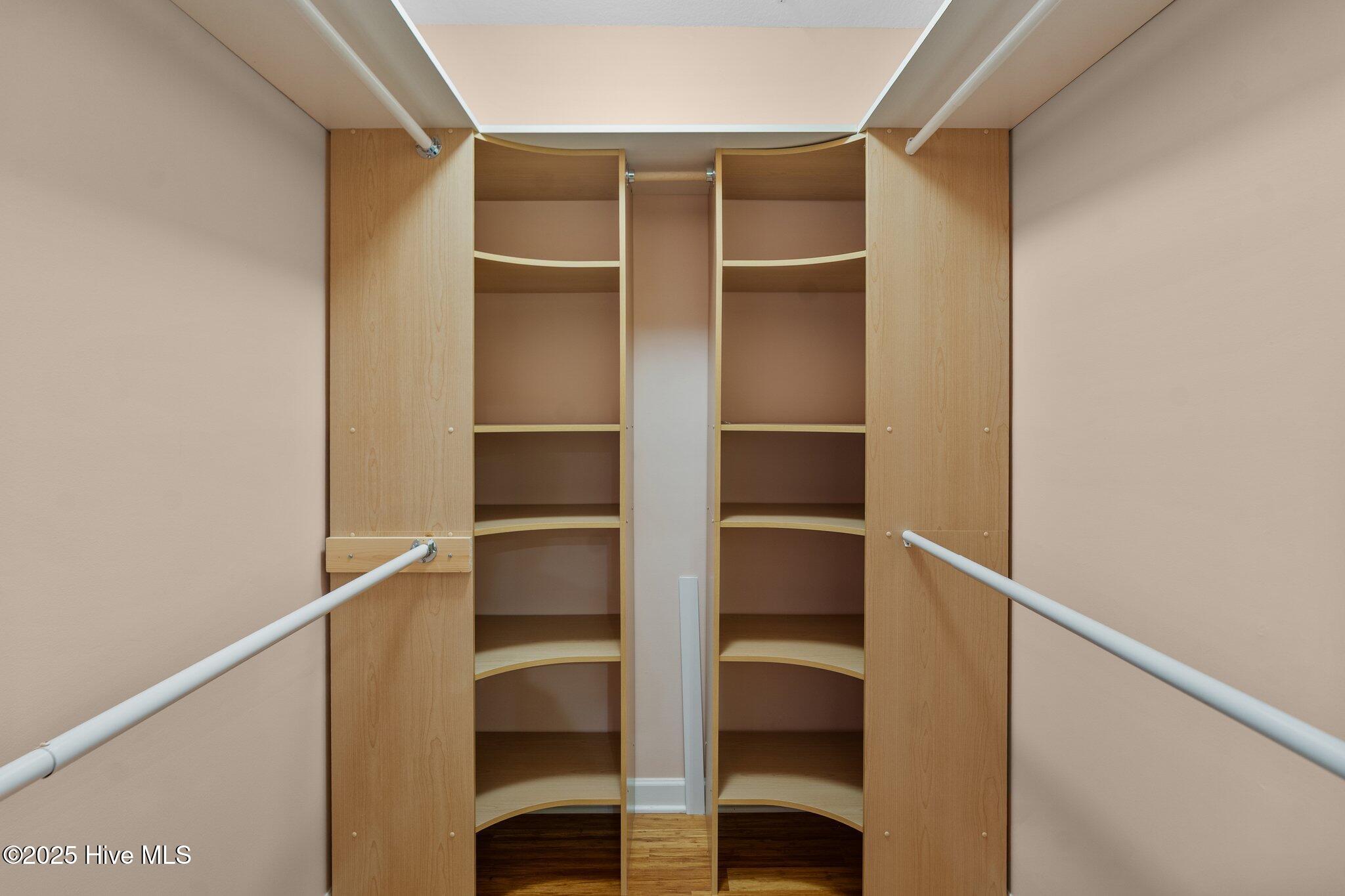 250 Woodlands Way Unit 14