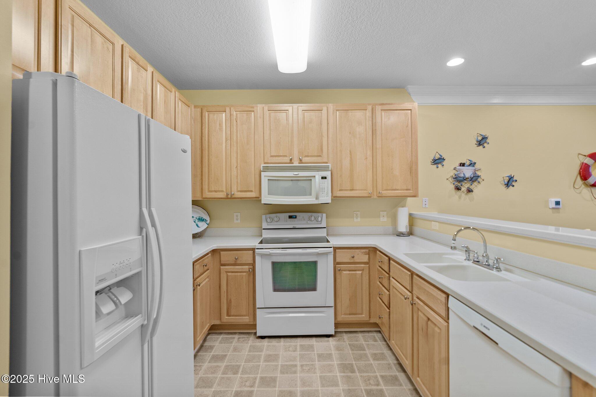 250 Woodlands Way Unit 14