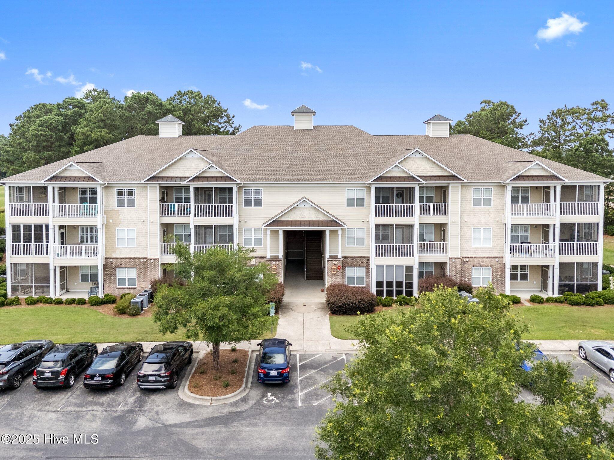 250 Woodlands Way Unit 14