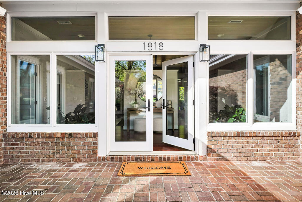 1818 Cross Staff Place