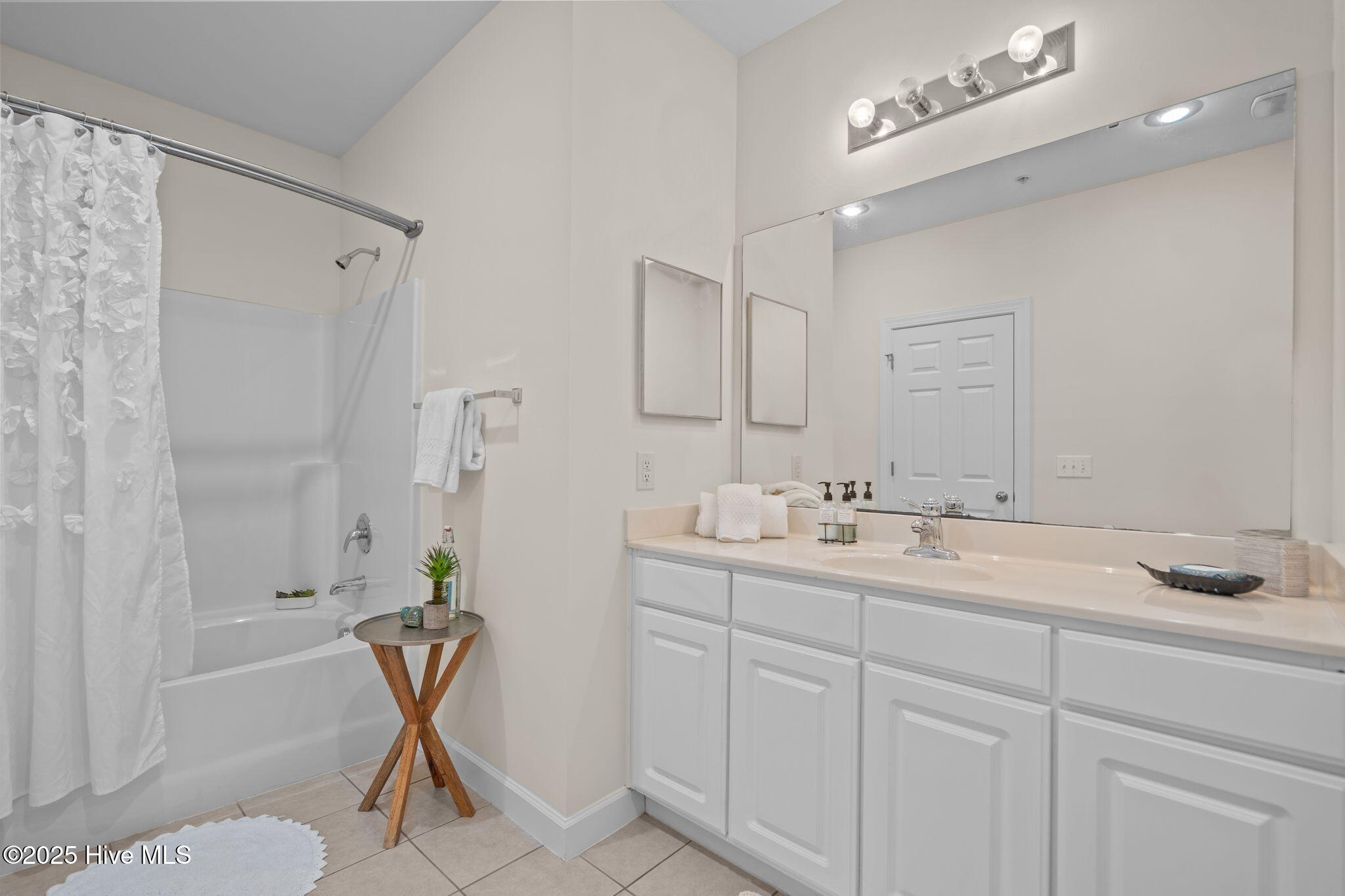 1505 Cadfel Court Unit 203