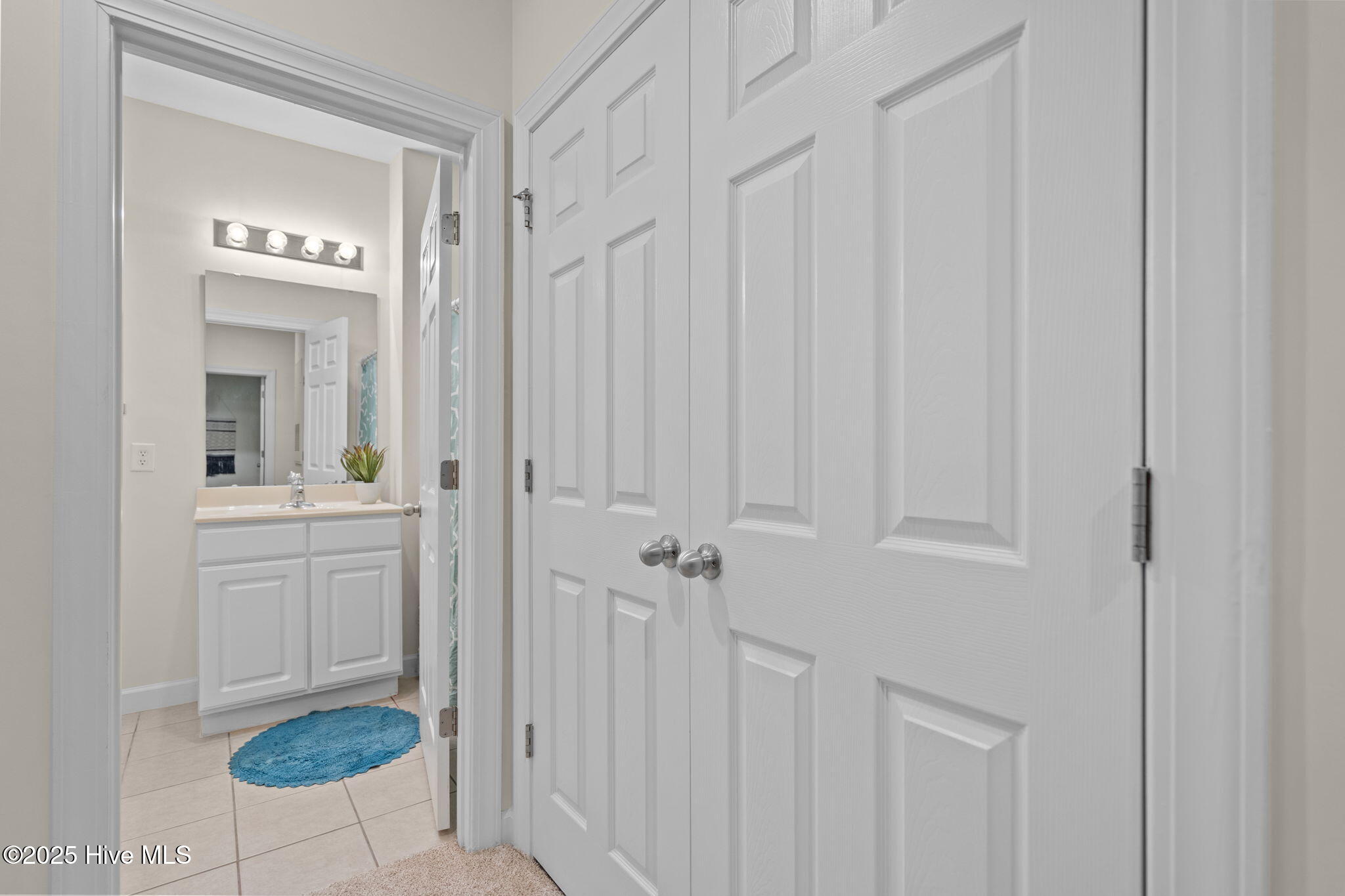 1505 Cadfel Court Unit 203
