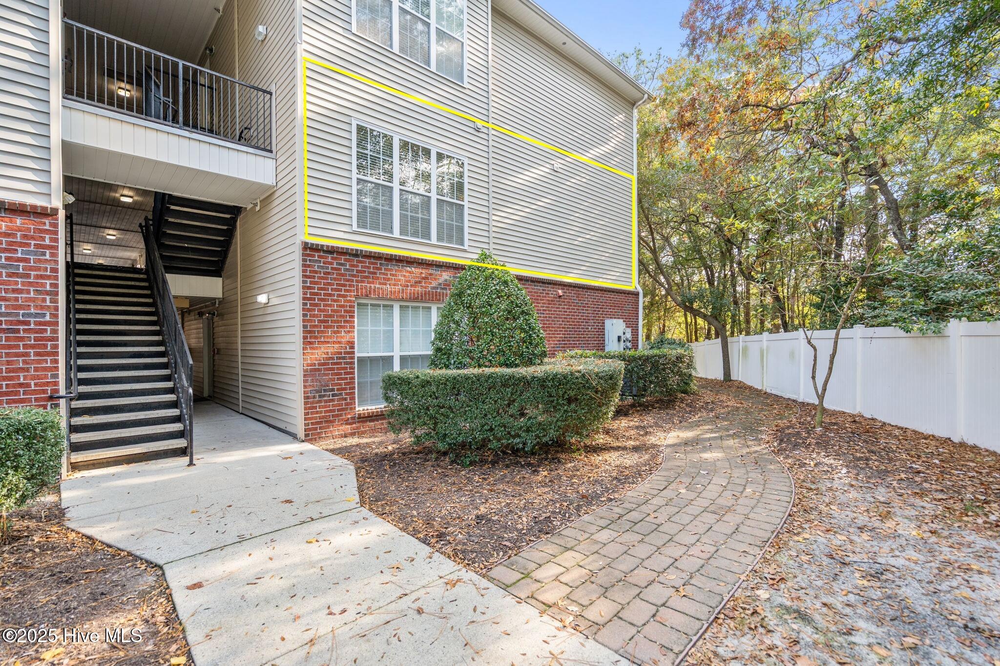 1505 Cadfel Court Unit 203