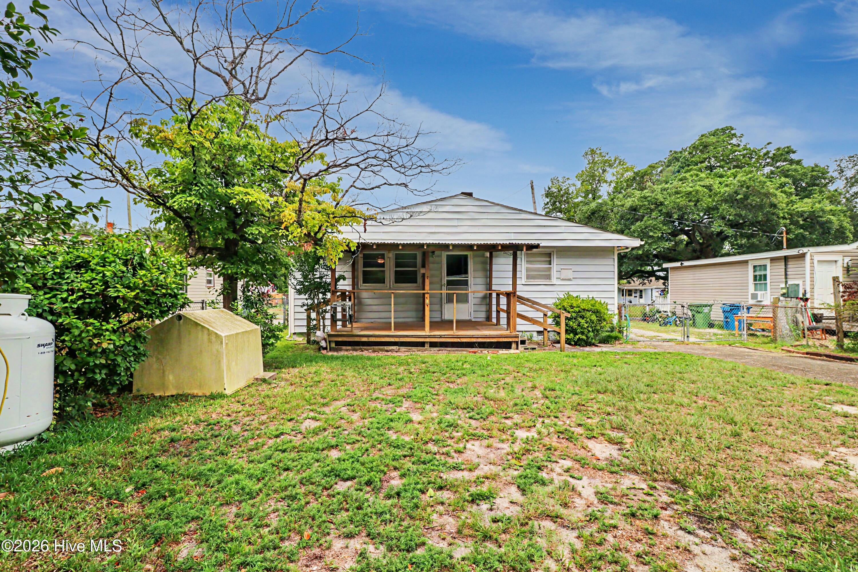 2409 Louisiana Street