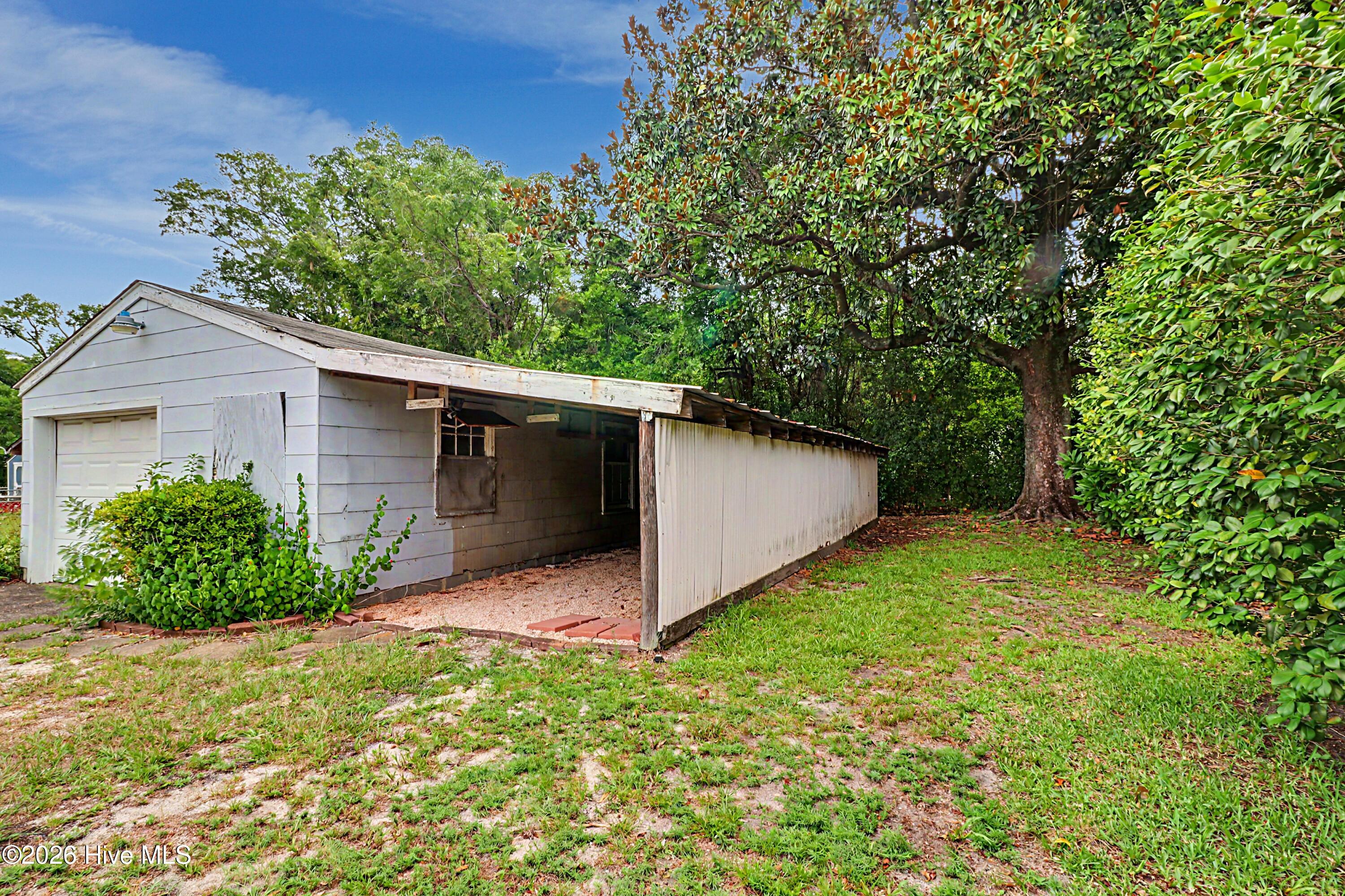2409 Louisiana Street