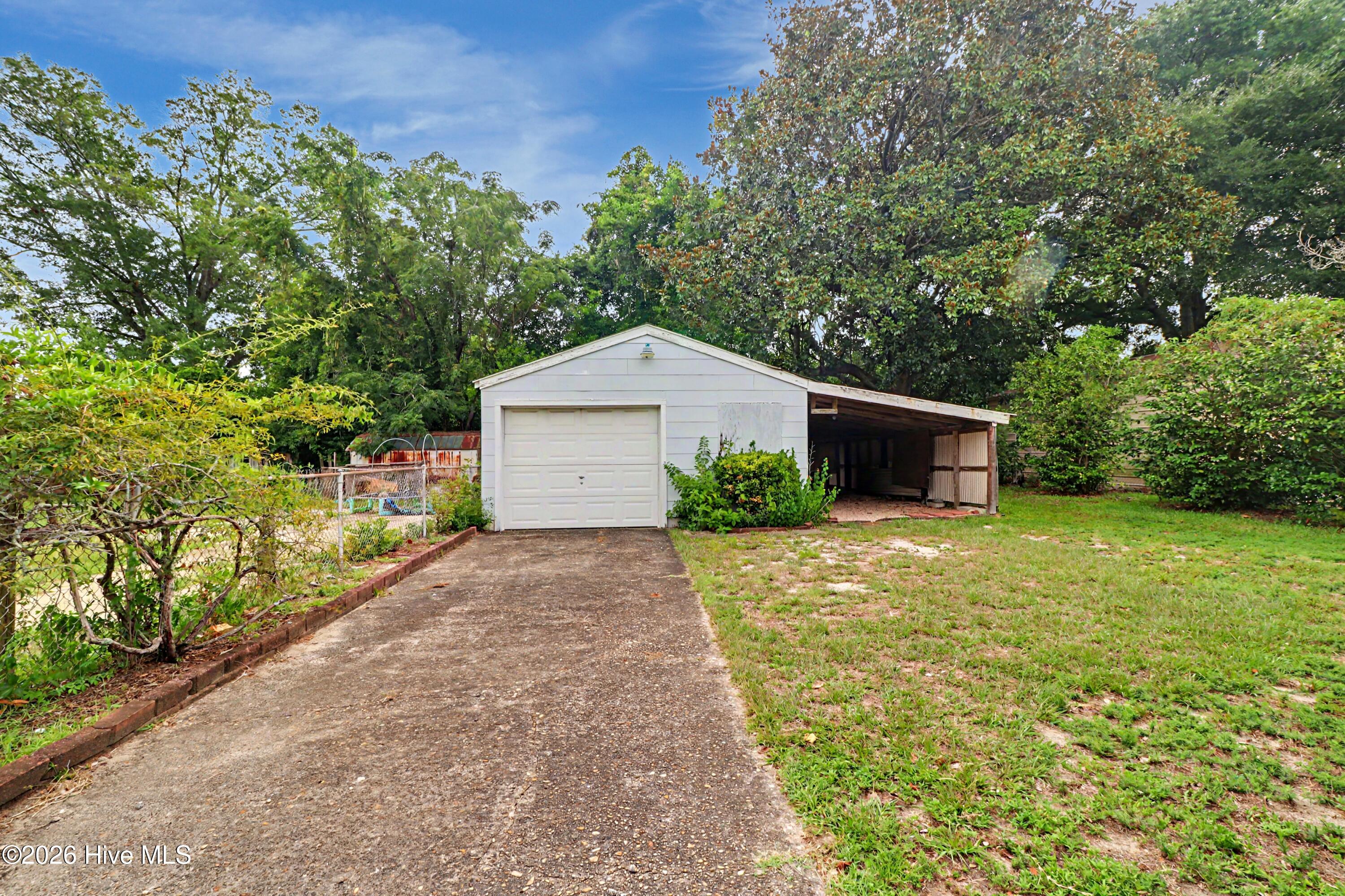 2409 Louisiana Street