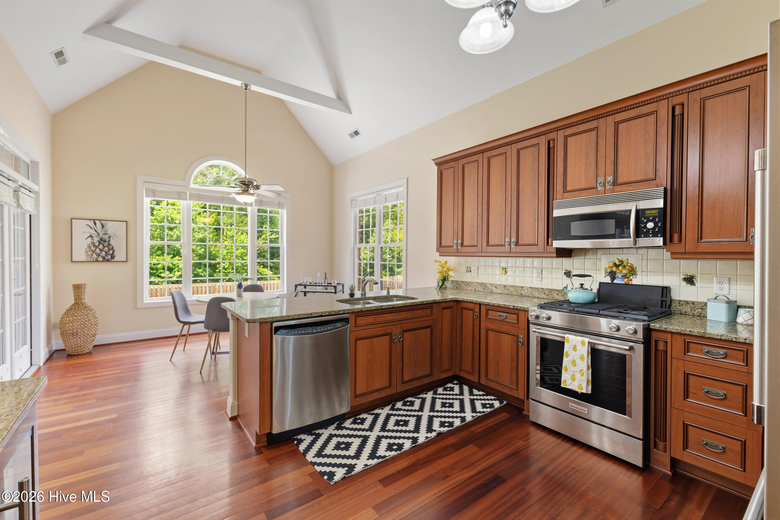 10233 Mariners Cove Court