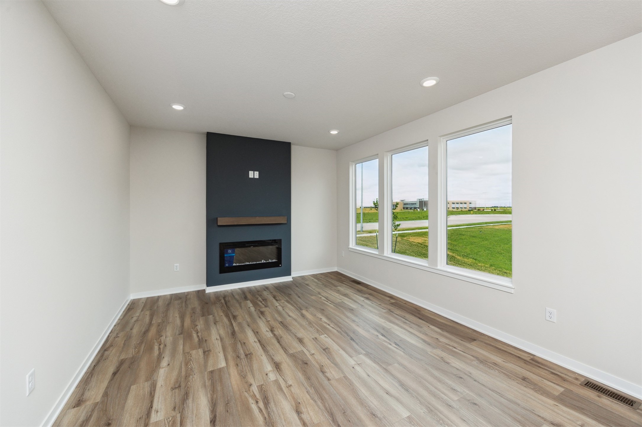 1077 NW Yorktown Drive