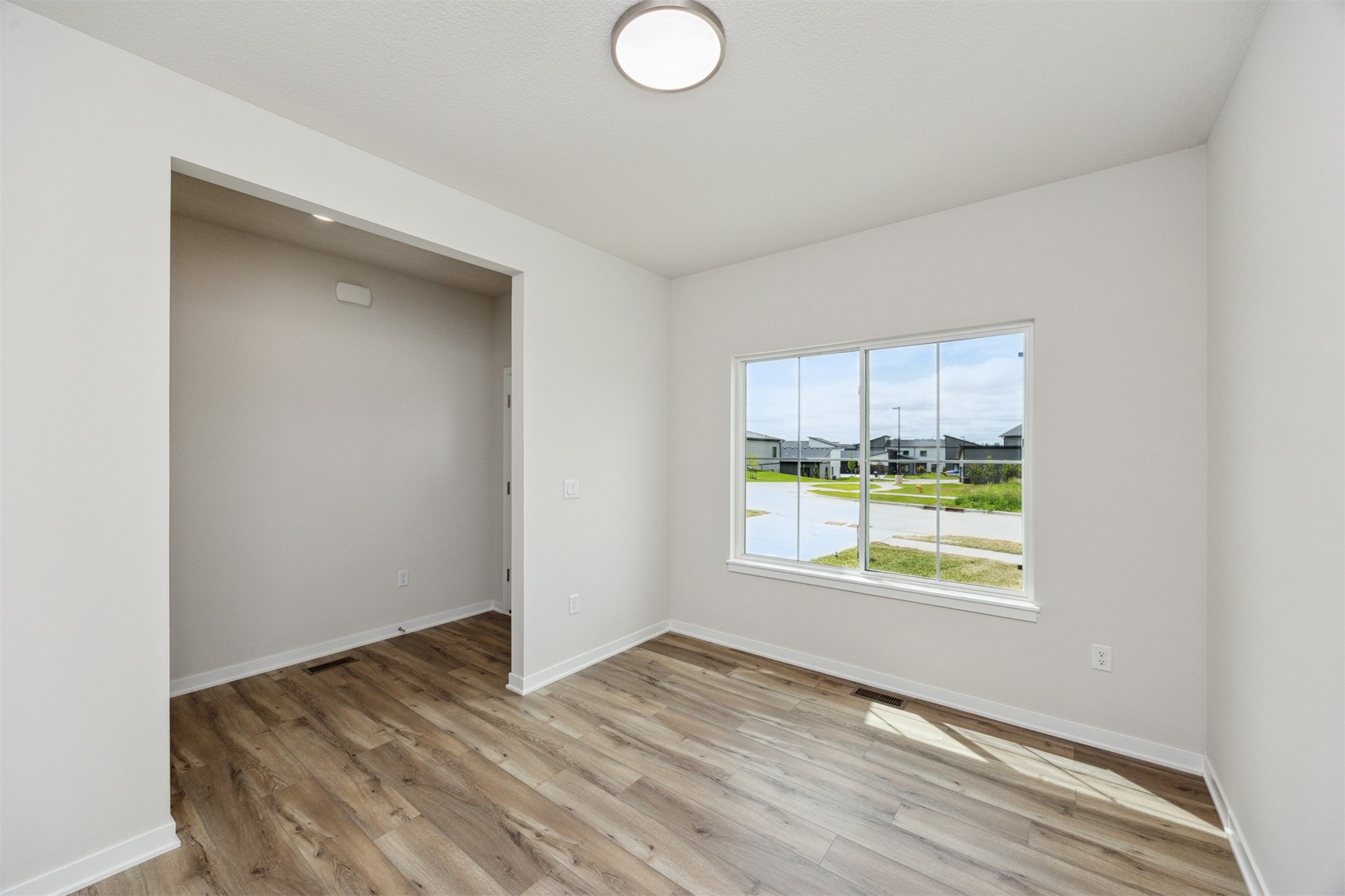 1077 NW Yorktown Drive