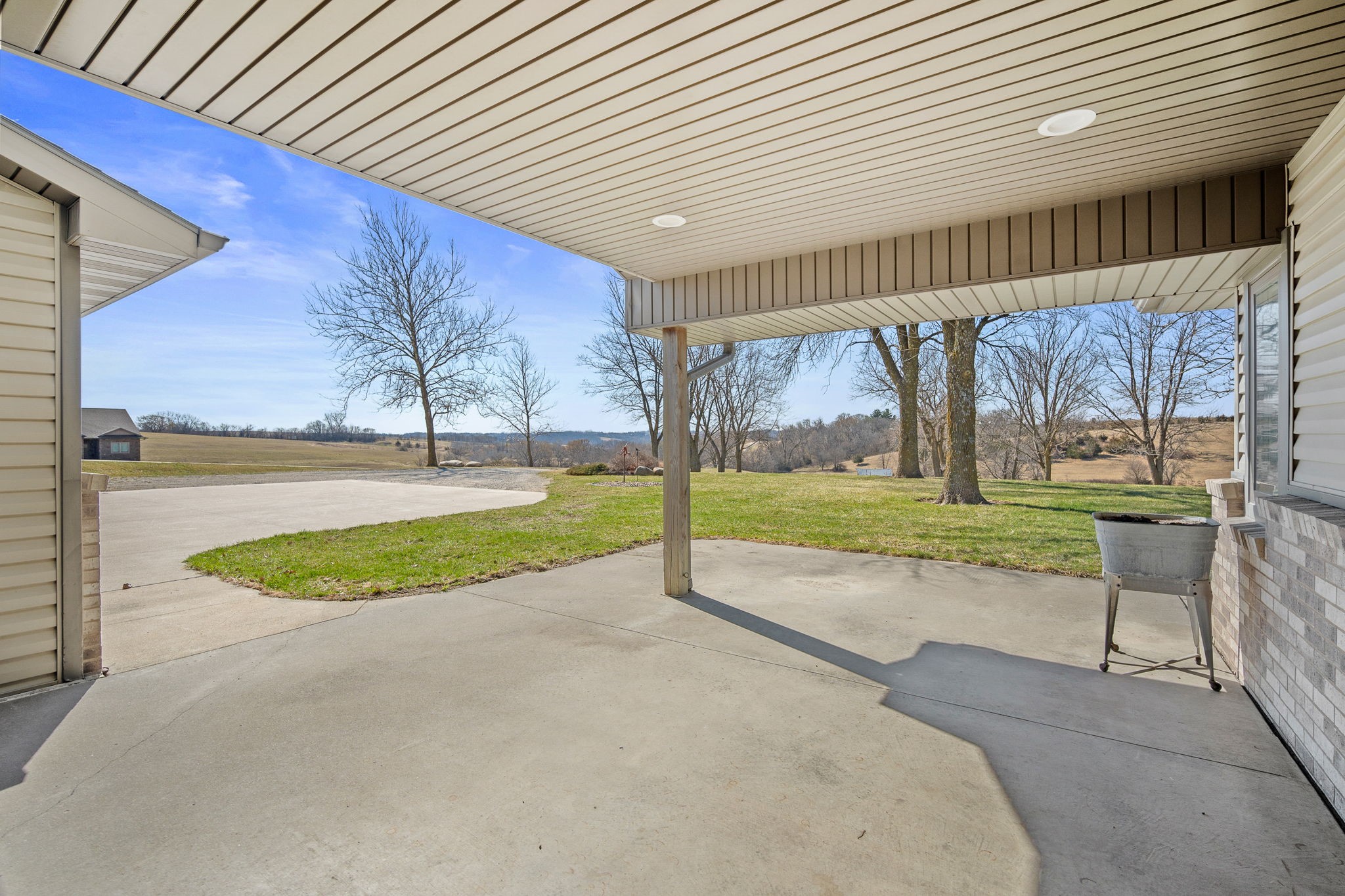 16072 County Road R45 Highway