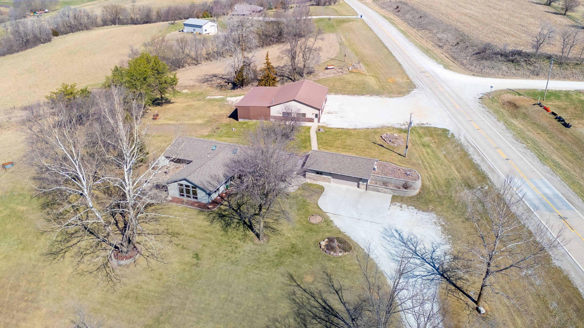 16072 County Road R45 Highway