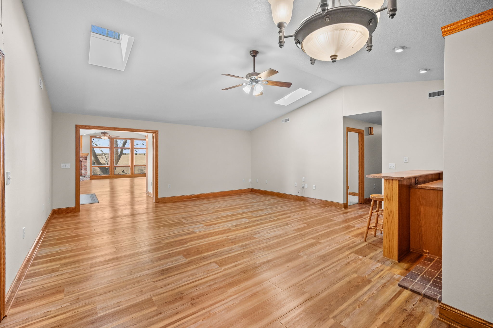 16072 County Road R45 Highway